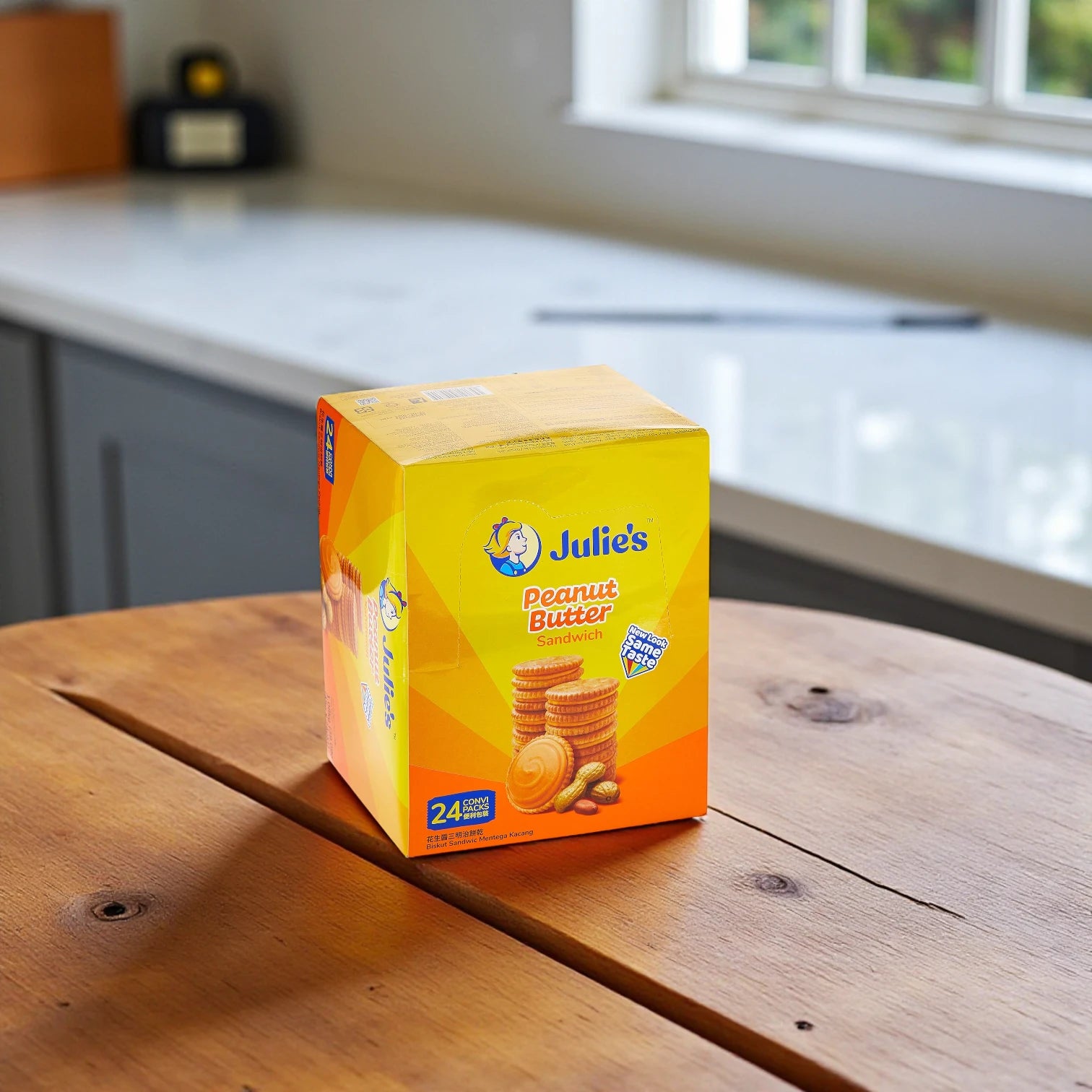 Julie's Peanut Butter Sandwich Biscuits – 24 Packs – Crunchy Wheat Crackers with Creamy Peanut Filling – 1.08kg Box - Damoo