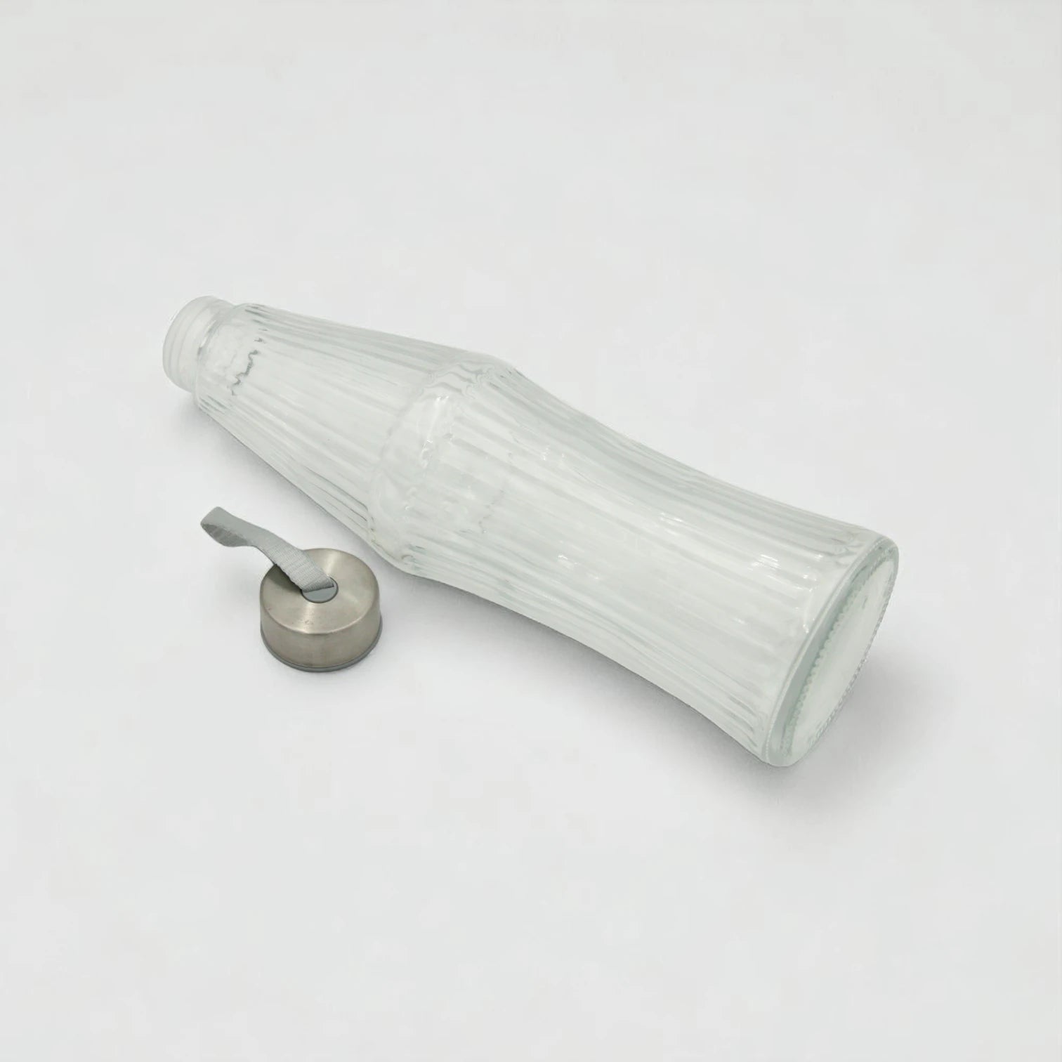 850ml Clear Ribbed Glass Water Bottle with Metal Lid & Carry Strap – Reusable Eco-Friendly Bottle for Gym, Travel & Home - Damoo