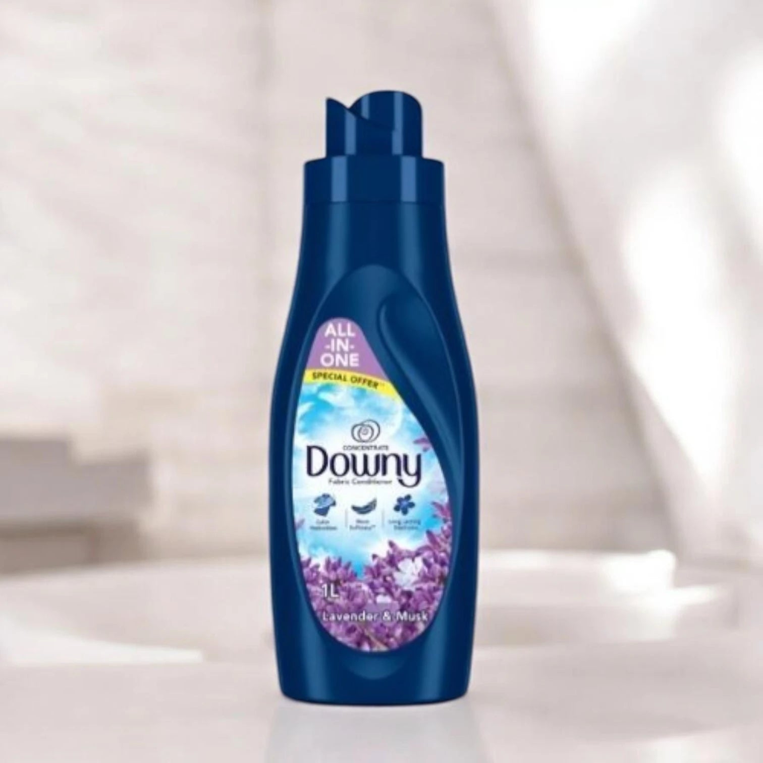 Downy All-in-One Concentrate Fabric Softener Lavender & Musk 1L – Long Lasting Freshness, Softener, Anti-Static & Fabric Care - Damoo