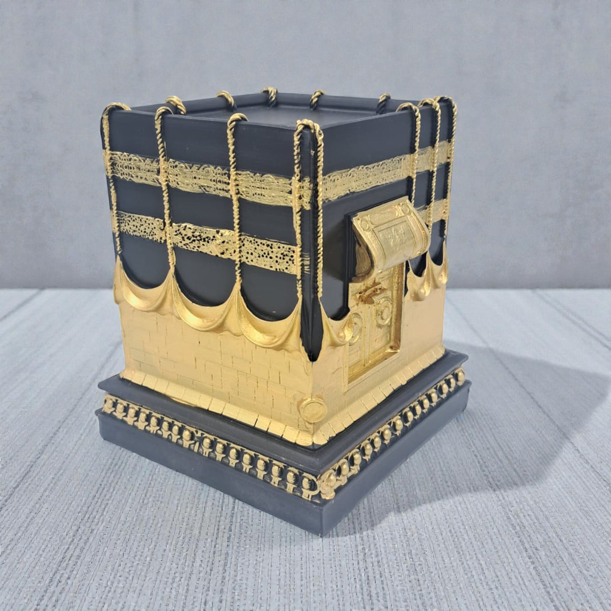 Islamic Kaaba Tabletop Décor – Black & Gold Sacred Architecture Ornament for Home & Ramadan Display (15H x 13L × 13W CM) - Damoo