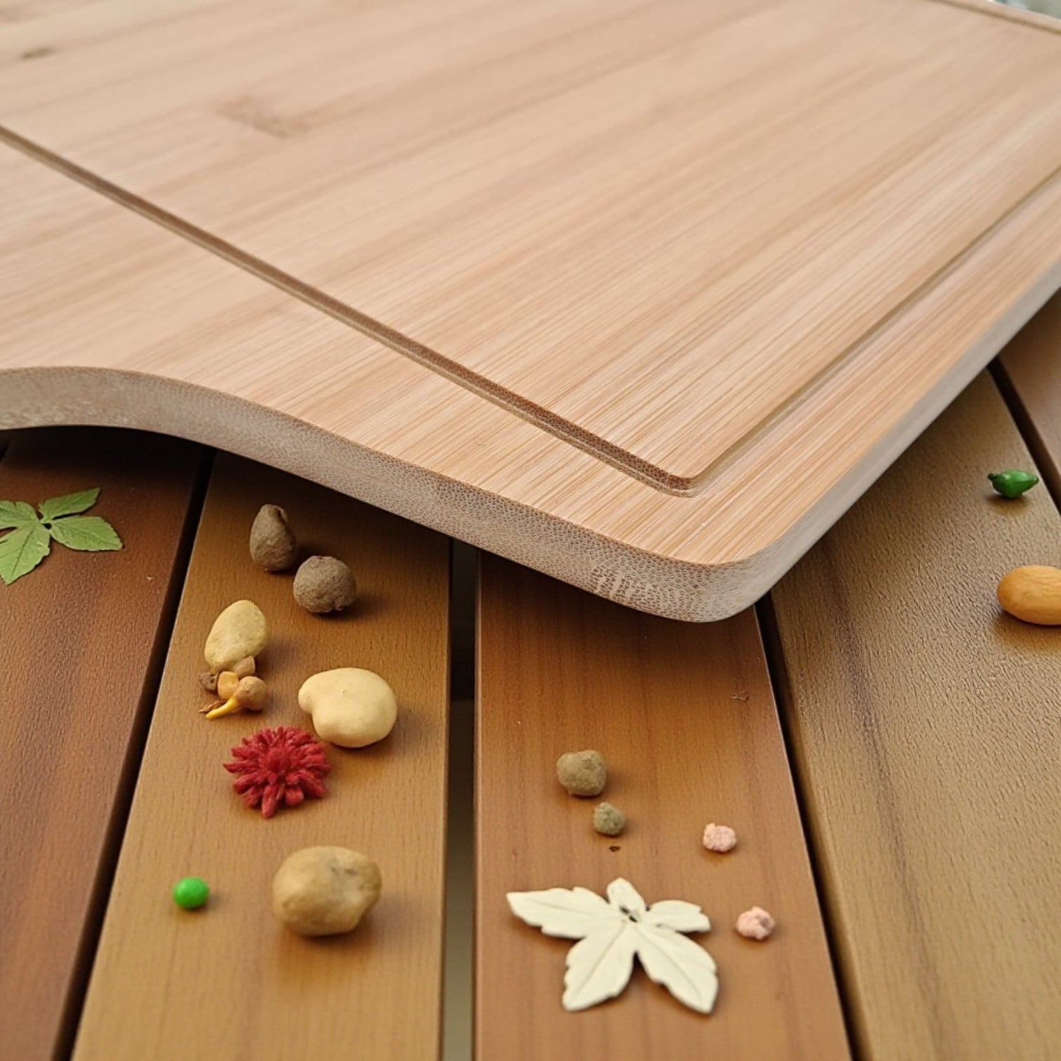 Premium Bamboo Cutting Board with Handle – Natural Wooden Chopping Board for Kitchen, Cheese, Fruits & Bread, Durable & Eco-Friendly Design - Damoo