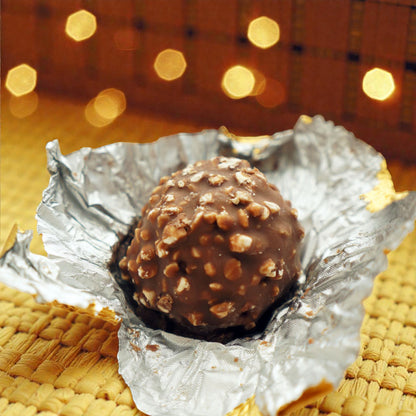 Ferrero Rocher 16-Piece Chocolate Collection 200g – Whole Hazelnut Milk Chocolate Gift Box - Damoo