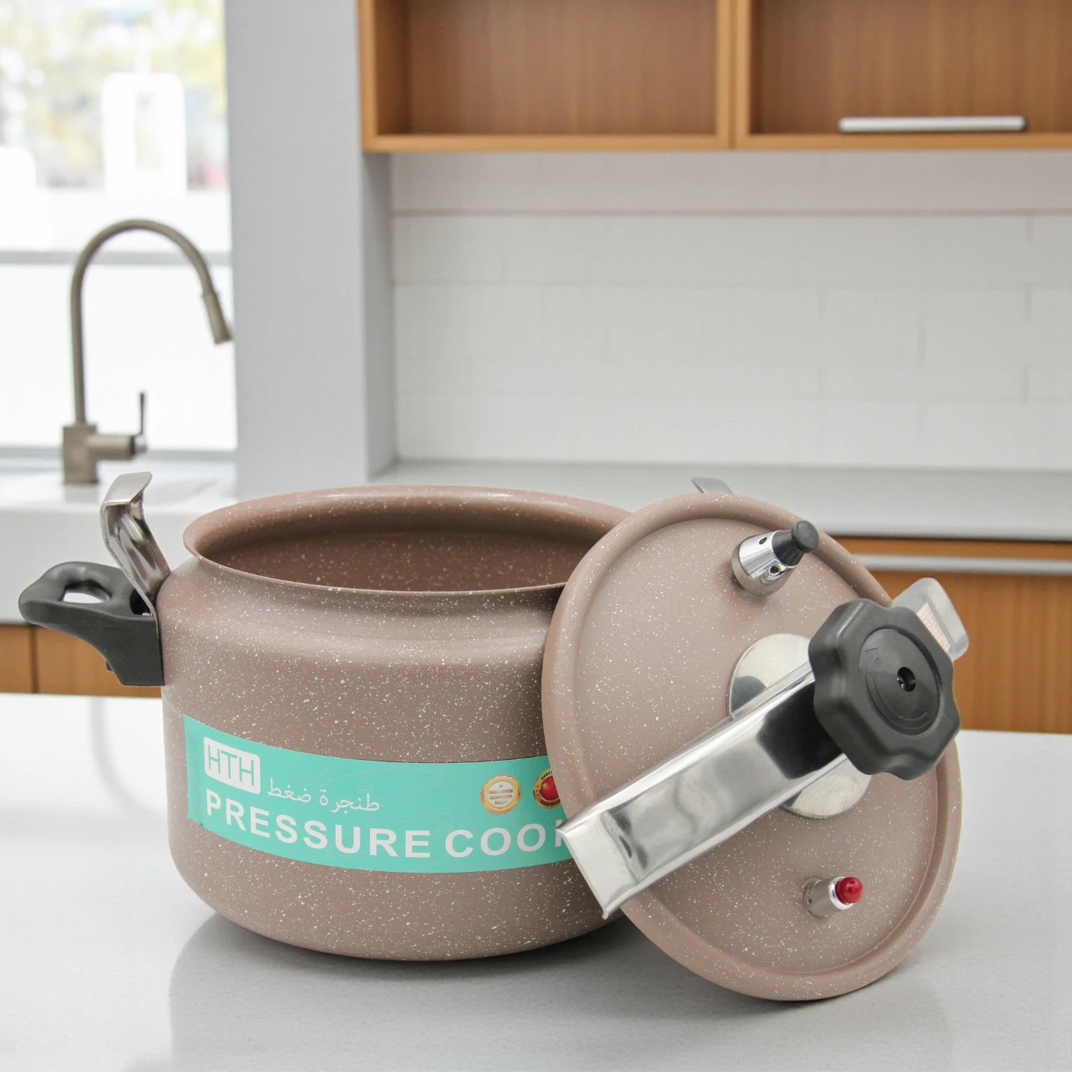 HTH High-Grade Aluminium Pressure Cooker 9L – Durable & Fast Cooking Pot with Secure Lock Lid, Non-Stick Finish, Ideal for Large Families - Damoo