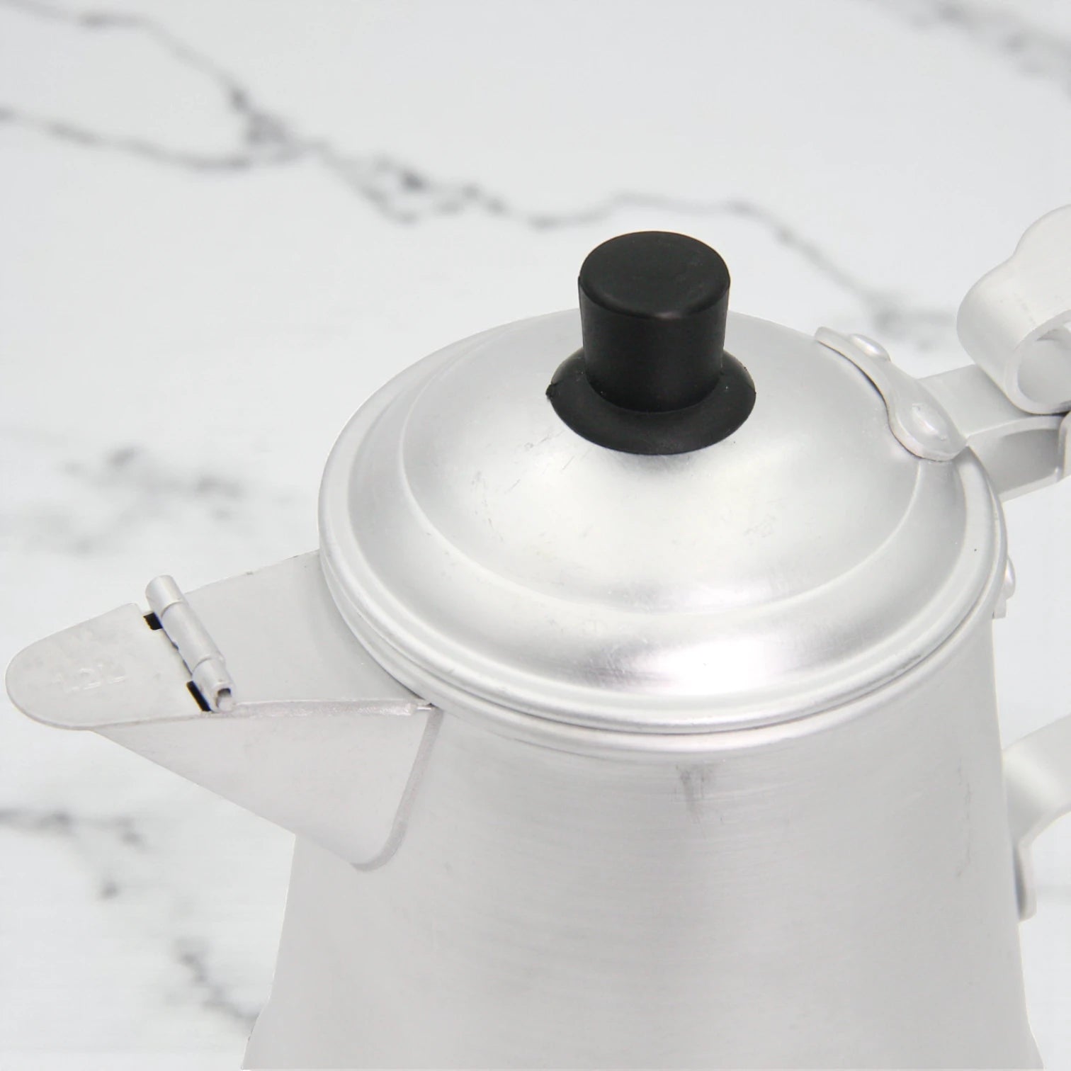 HTH Classic Aluminum Kettle – Lightweight Tea & Coffee Pot with Sturdy Handle, Durable & Easy to Use Kitchen Essential - Damoo