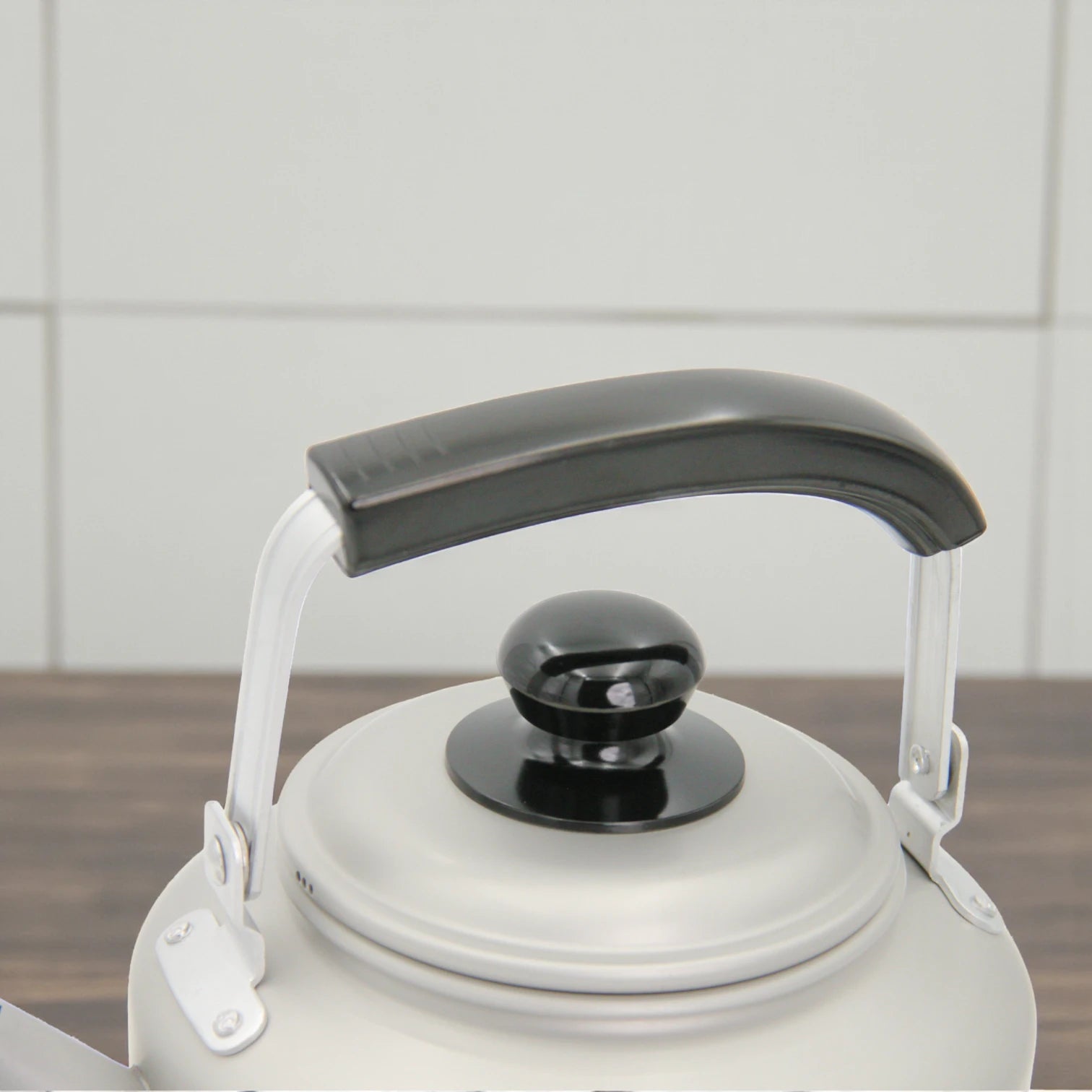 WINDCERA 2L Aluminium Tea Kettle with Heat-Resistant Handle – Classic Lightweight Boiling Pot for Kitchen, Camping & Daily Use – Durable & Sleek – Silver Finish - Damoo