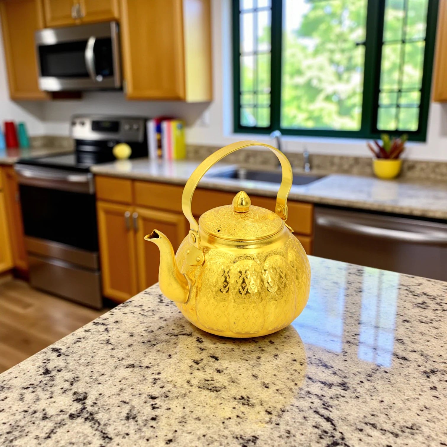 Handcrafted Golden Arabic Tea Kettle – Traditional Embossed Design, Durable Metal Build, Decorative & Functional Teapot with Handle and Lid for Serving Tea, Coffee & Arabic Hospitality - Damoo