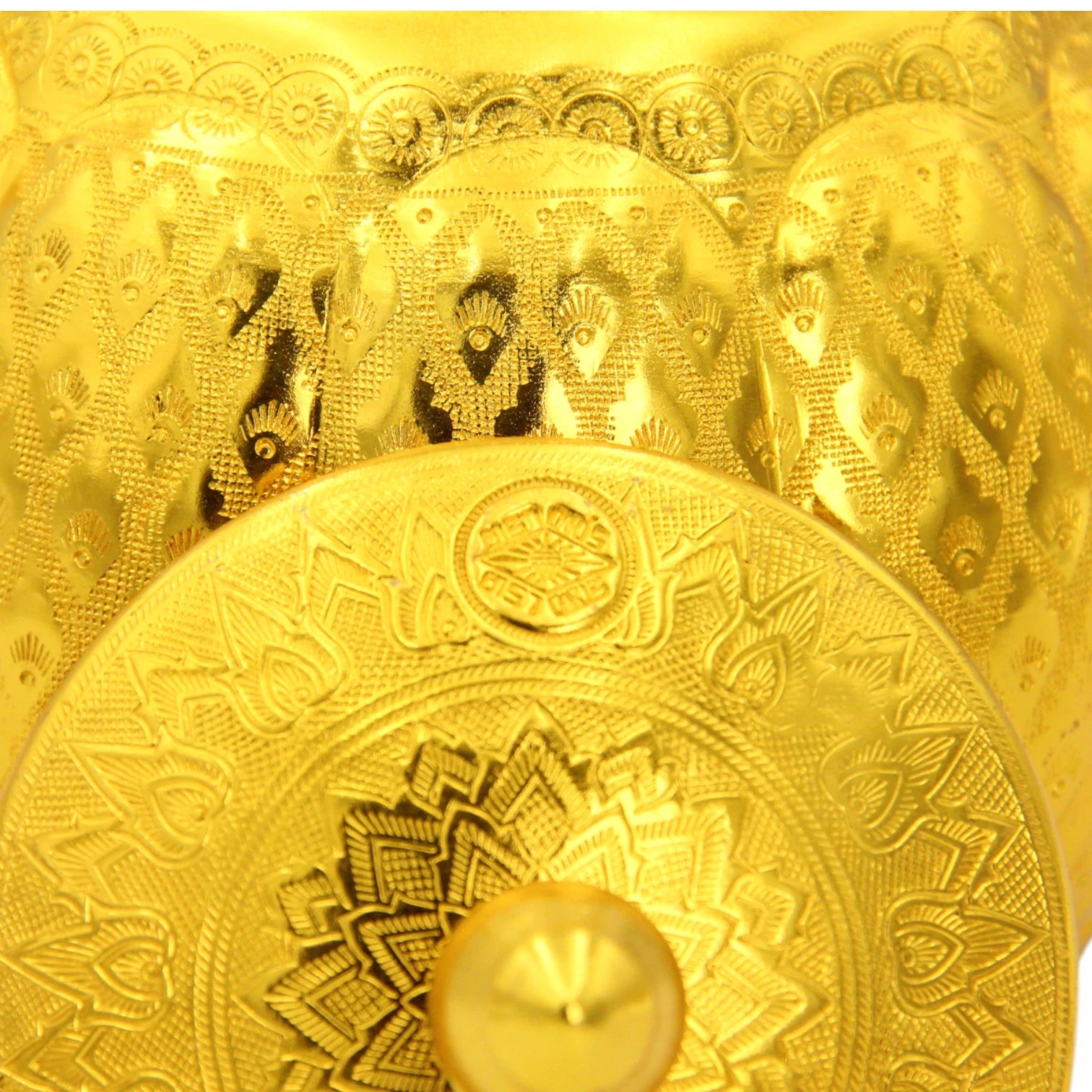 Handcrafted Golden Arabic Tea Kettle – Traditional Embossed Design, Durable Metal Build, Decorative & Functional Teapot with Handle and Lid for Serving Tea, Coffee & Arabic Hospitality - Damoo