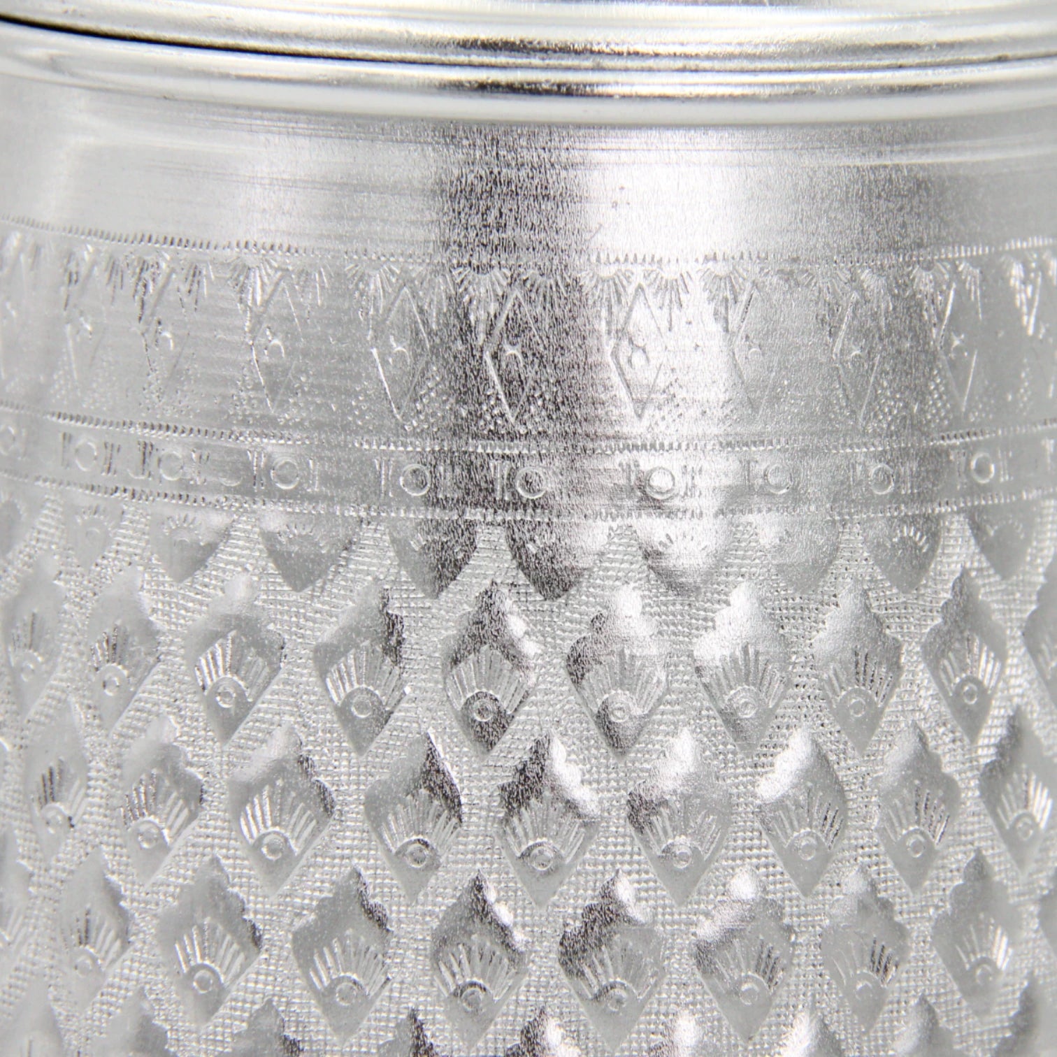 Traditional Arabic Coffee Pot Dallah – Handcrafted Silver Aluminum Tea & Coffee Server with Ornate Pattern, Lightweight & Durable Design, Hinged Lid & Easy Pour Spout – Perfect for Home, Majlis, Gatherings & Gifting - Damoo