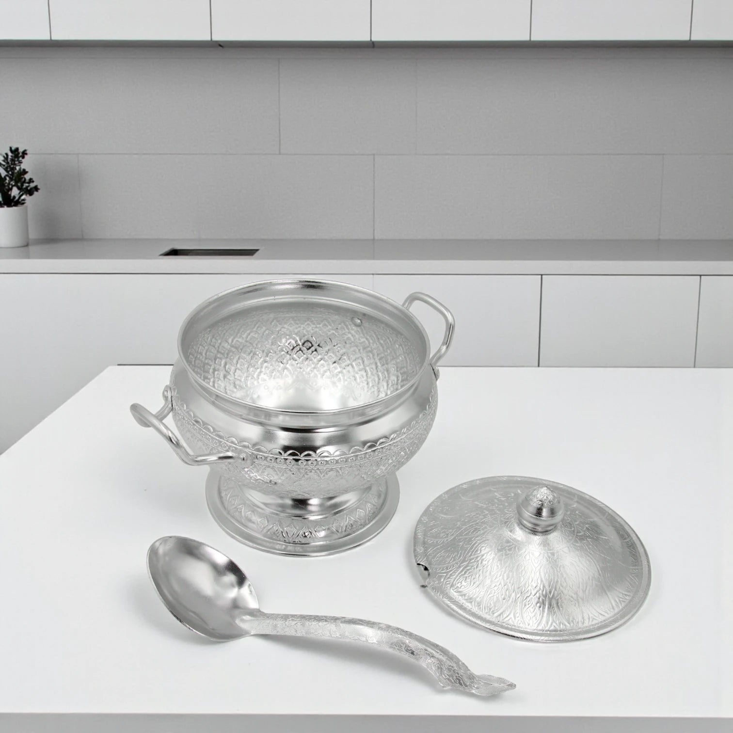 Damoo Traditional Silver Soup Serving Pot with Lid & Spoon – 27.5cm Long – Intricately Engraved Aluminum – Arabic Style Cookware for Soup, Curry & Stew - Damoo