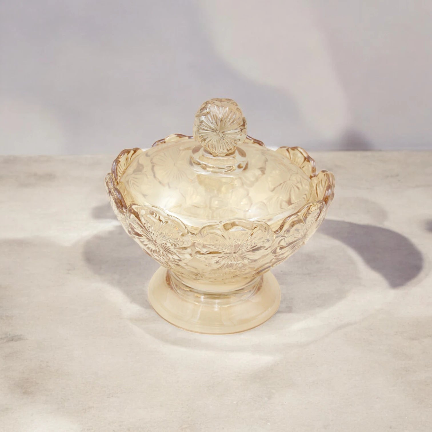 Bloom Crystal Candy Bowl – Exquisite Men’s Serving Piece with Brilliant Cut Design – Elegant Glassware for Chocolates, Nuts & Treats – Dishwasher Safe & Durable – Perfect Gift for Housewarming, Parties & Special Occasions – SUG1407A/G (gold) - Damoo