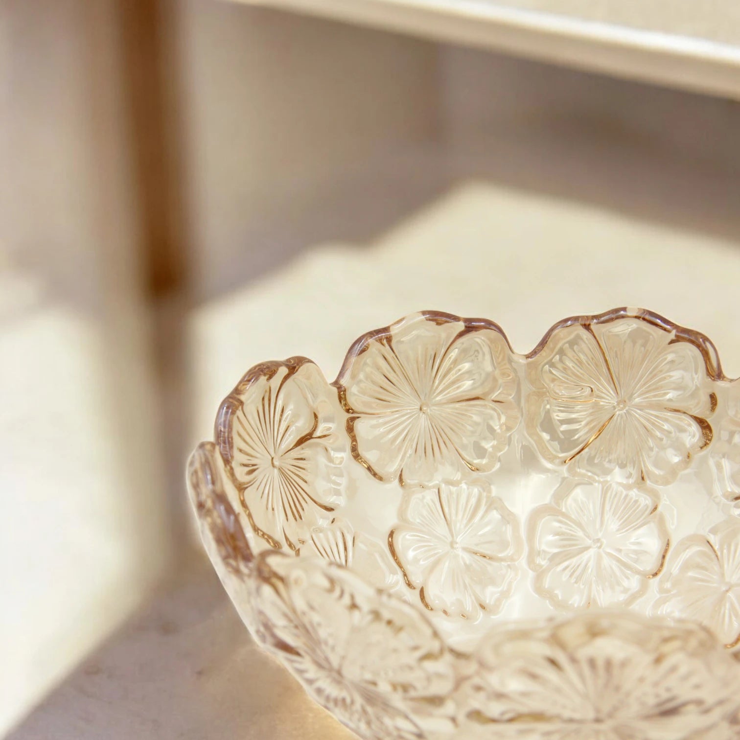 Bloom Crystal Candy Bowl – Exquisite Men’s Serving Piece with Brilliant Cut Design – Elegant Glassware for Chocolates, Nuts & Treats – Dishwasher Safe & Durable – Perfect Gift for Housewarming, Parties & Special Occasions – SUG1407A/G (gold) - Damoo
