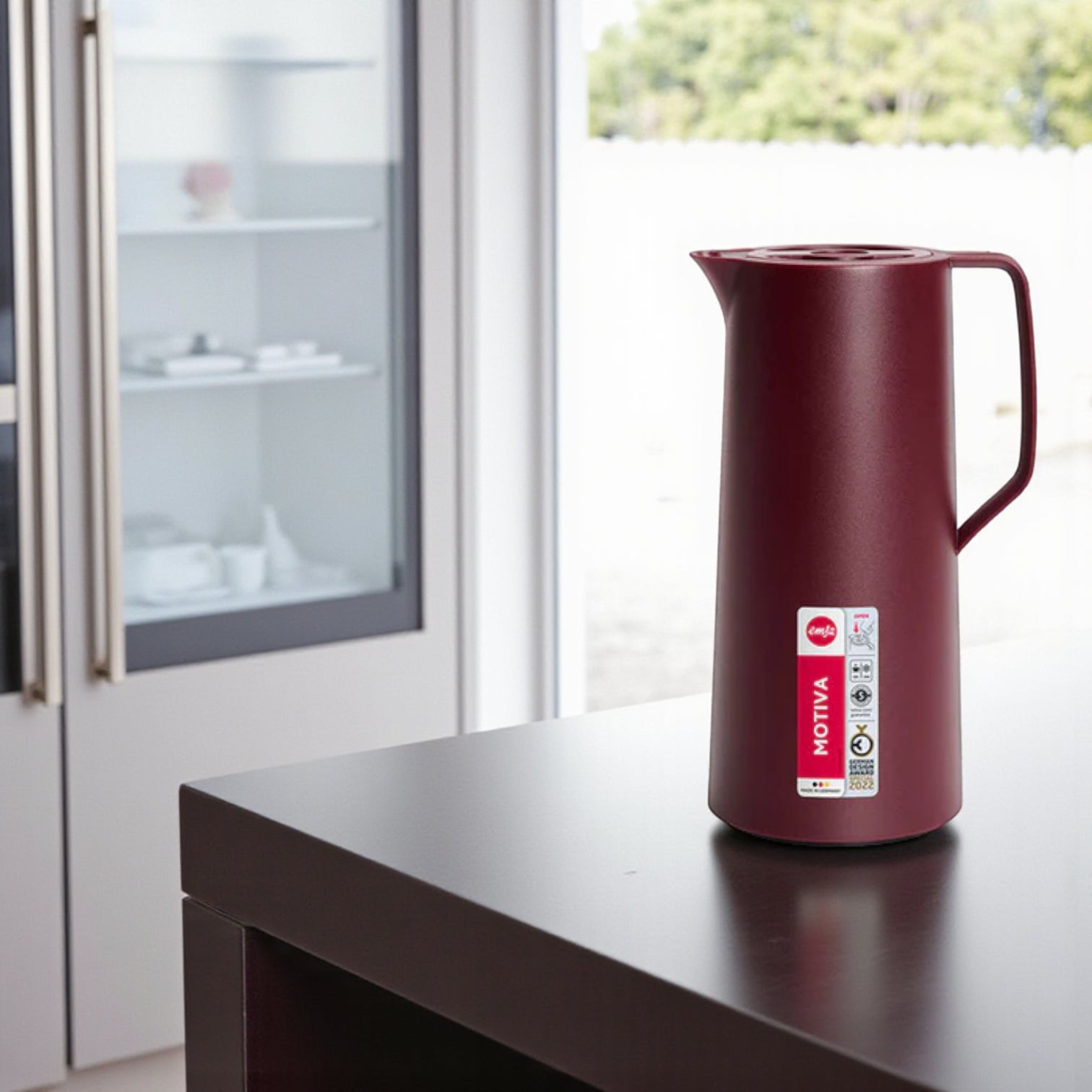 Emsa Motiva Vacuum Jug 1L – Wine Red | Nordic Design Insulated Flask with Quick-Press Closure – Keeps Drinks Hot for 12 Hours & Cold for 24 Hours | Made in Germany - Damoo