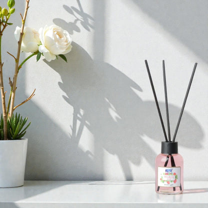 Rite Strawberry Reed Diffuser – Fresh Fruity Home Fragrance with Decorative Glass Bottle – 50ml Room Freshener - Damoo