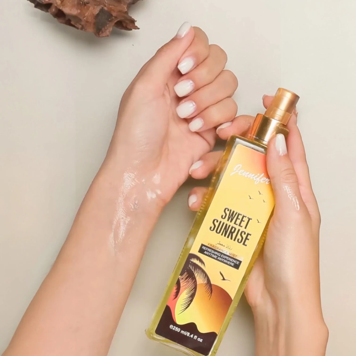 Jennifer’s Sweet Sunrise Fragrance Mist 250 ml – Gentle on Skin, Long-Lasting Citrus & Floral Scent, Refreshing Mist for Anytime, Anywhere - Damoo