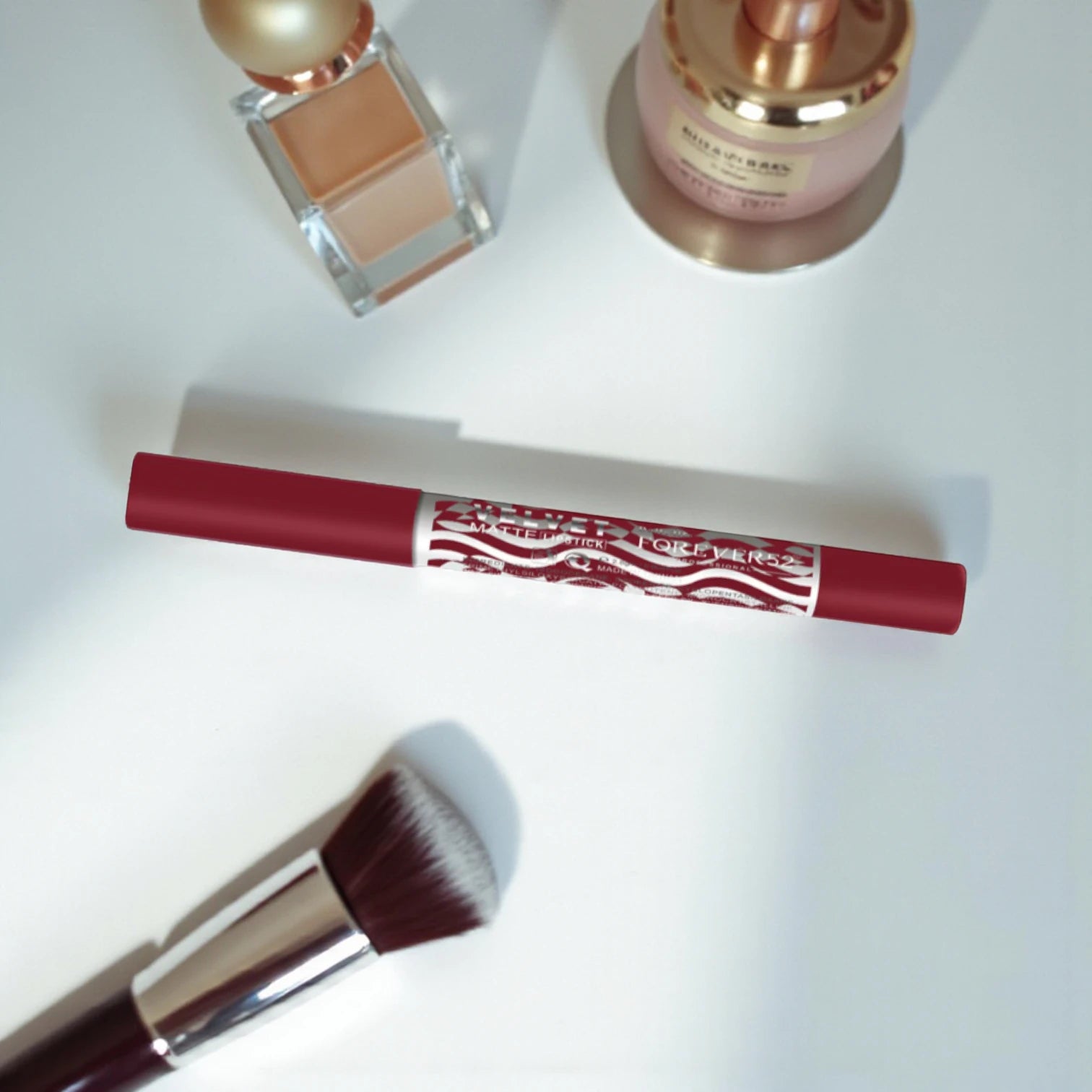 Forever52 Velvet Matte Lipstick - Scarlet Red (FT011) – Ultra-Pigmented, Creamy Hydrating Formula, Long-Wear Crayon with Light-Reflecting Pigments, Non-Drying & Comfortable Matte Finish - Damoo