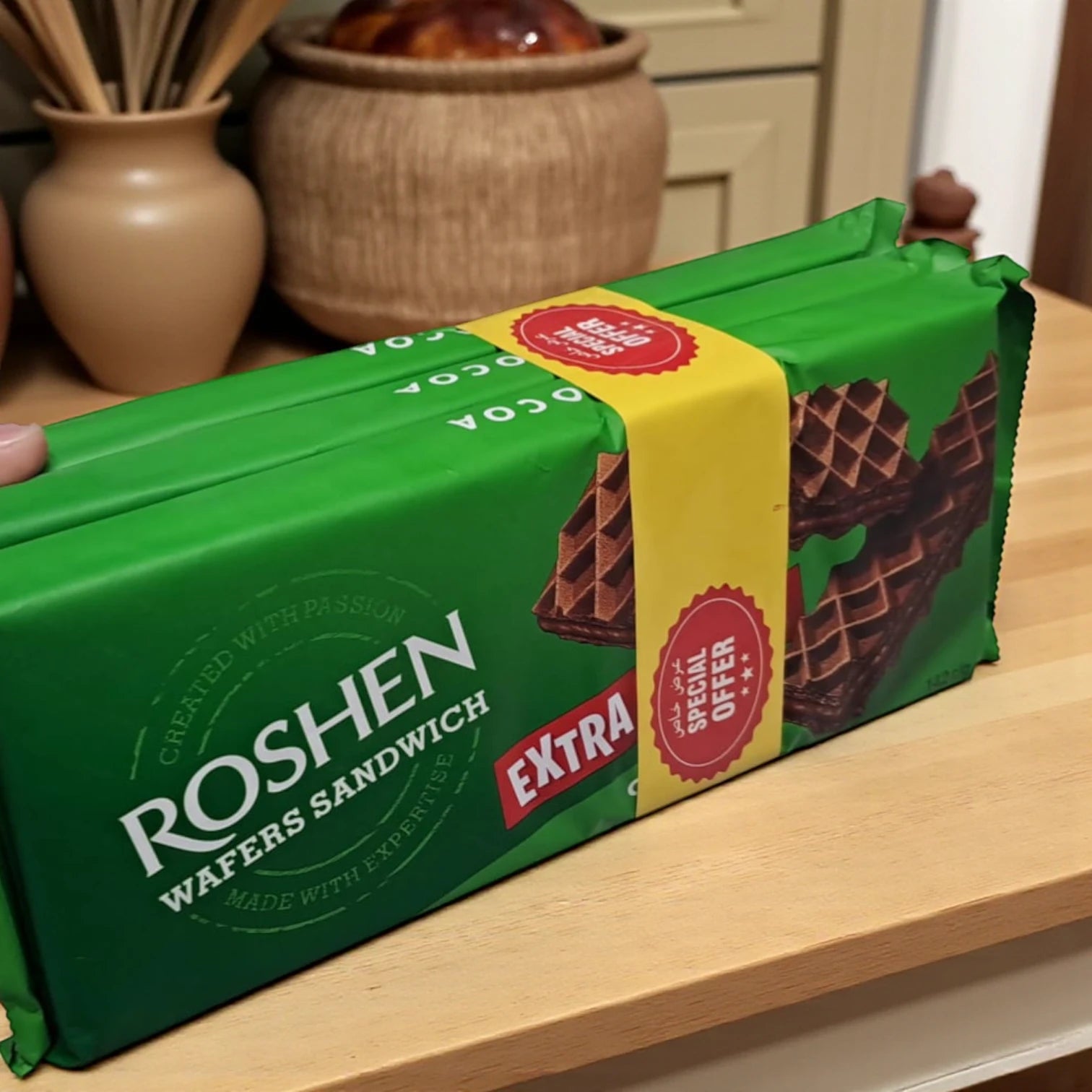 Roshen Wafers Sandwich Cocoa – Extra Crunch – 142g (Pack of 2) | Rich Chocolate Cream Filled Wafer Snack | Crispy & Irresistible Treat - Damoo