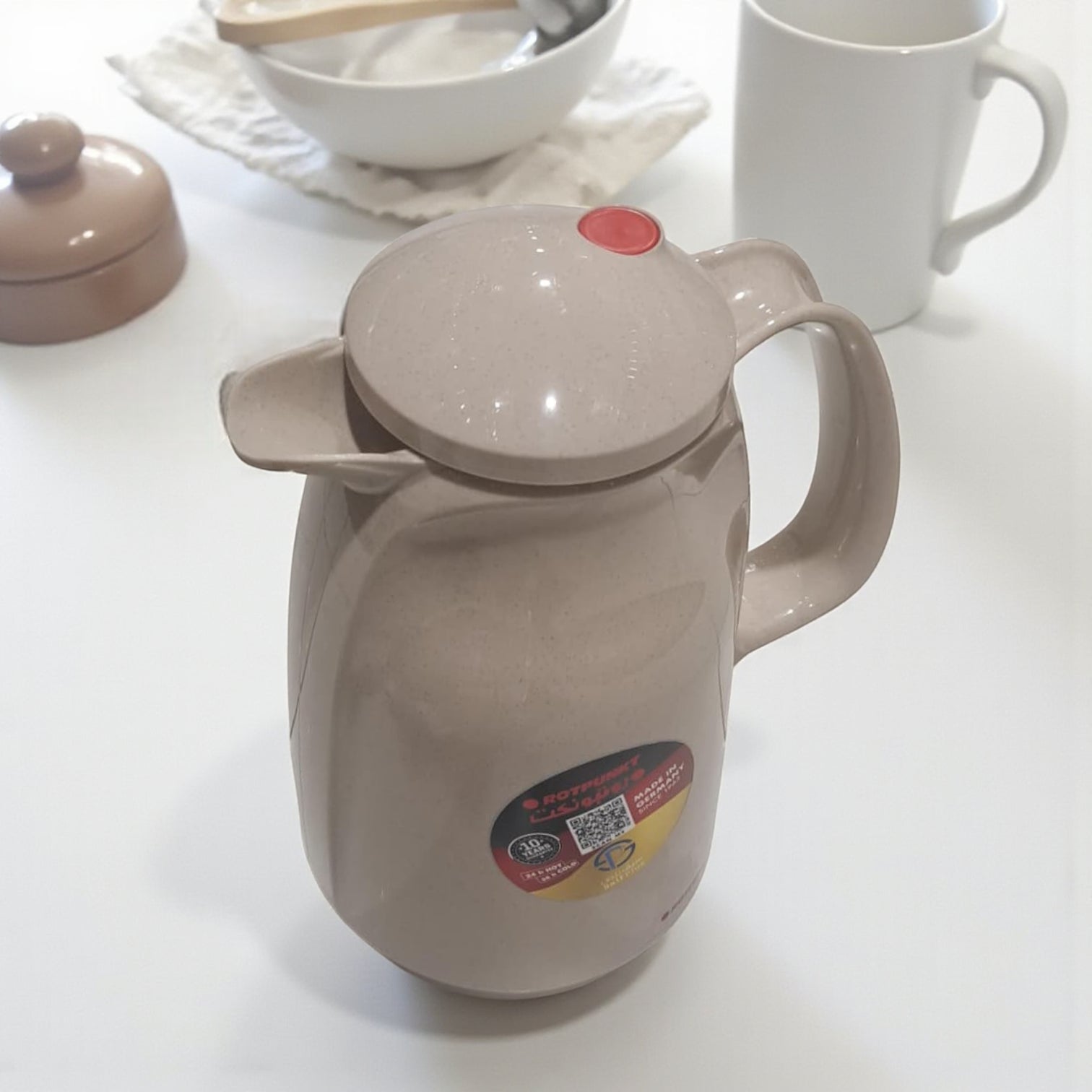 Rotpunkt 1.0L Thermos – German-Made Vacuum Flask for Coffee & Tea, 36H Heat Retention, BPA-Free Double-Walled Design, Spill-Proof Lid & Ergonomic Handle for Home, Office, or Outdoor Use - Damoo