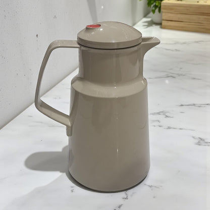 Rotpunkt 1.0L High-Quality Vacuum Jug – Beige Insulated Thermos with 24H Heat / 36H Cold Retention, Ergonomic Handle, Lightweight Design & Leak-Proof Lid – German-Made for Daily Use - Damoo