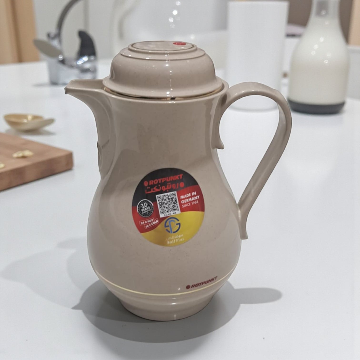 Rotpunkt 1.0L Insulated Jug – Off-White (Ivory) with Glitter Finish, German-Made BPA-Free Plastic Thermos, 20H Heat Retention, Two-Function Safety Lock, Easy-Pour Spout & Elegant Design - Damoo