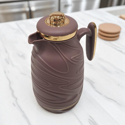 Premium Brown Insulated Thermos Jug 1.0L – Elegant Gold-Accented Vacuum Flask with Textured Design, Long Heat & Cold Retention, and Comfortable Handle for Daily Use - Damoo
