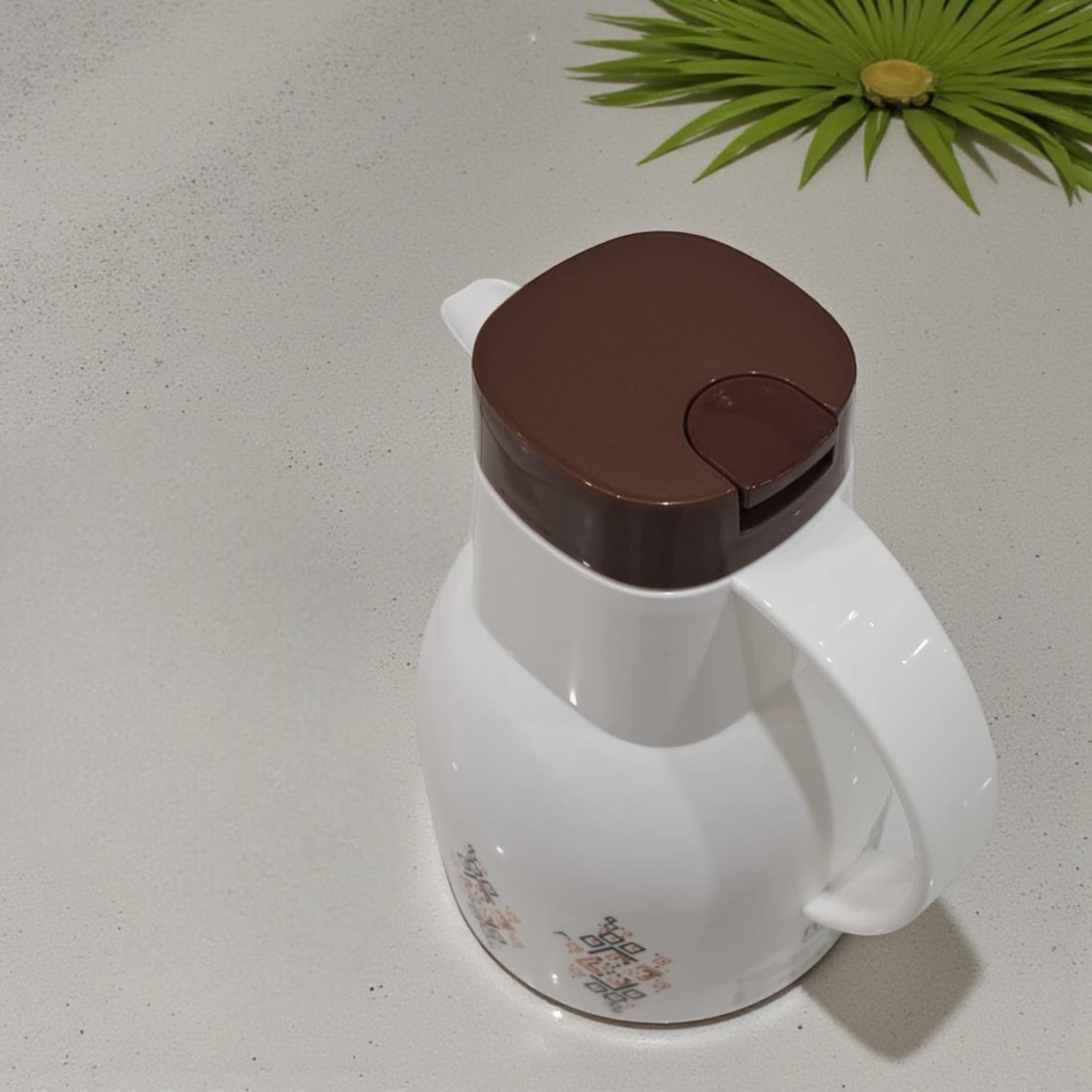 Vacuum Flask – White & Brown Insulated Jug with Glass Liner, Durable Plastic Body, Leak-Resistant Design, and Elegant Patterned Finish for Hot and Cold Drinks