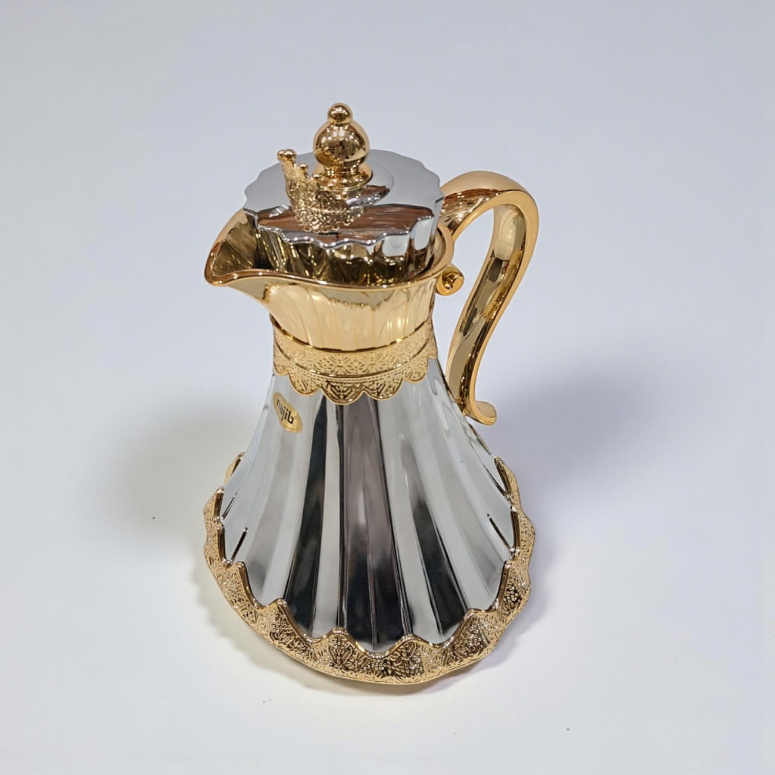 Najib Premium Quality Vacuum Flask Set – 0.7L & 1.0L | Elegant Double-Wall Insulated Jugs with Crown Lid & Ornate Handle | Ideal for Hot & Cold Beverages | Modern Style Collection - Damoo