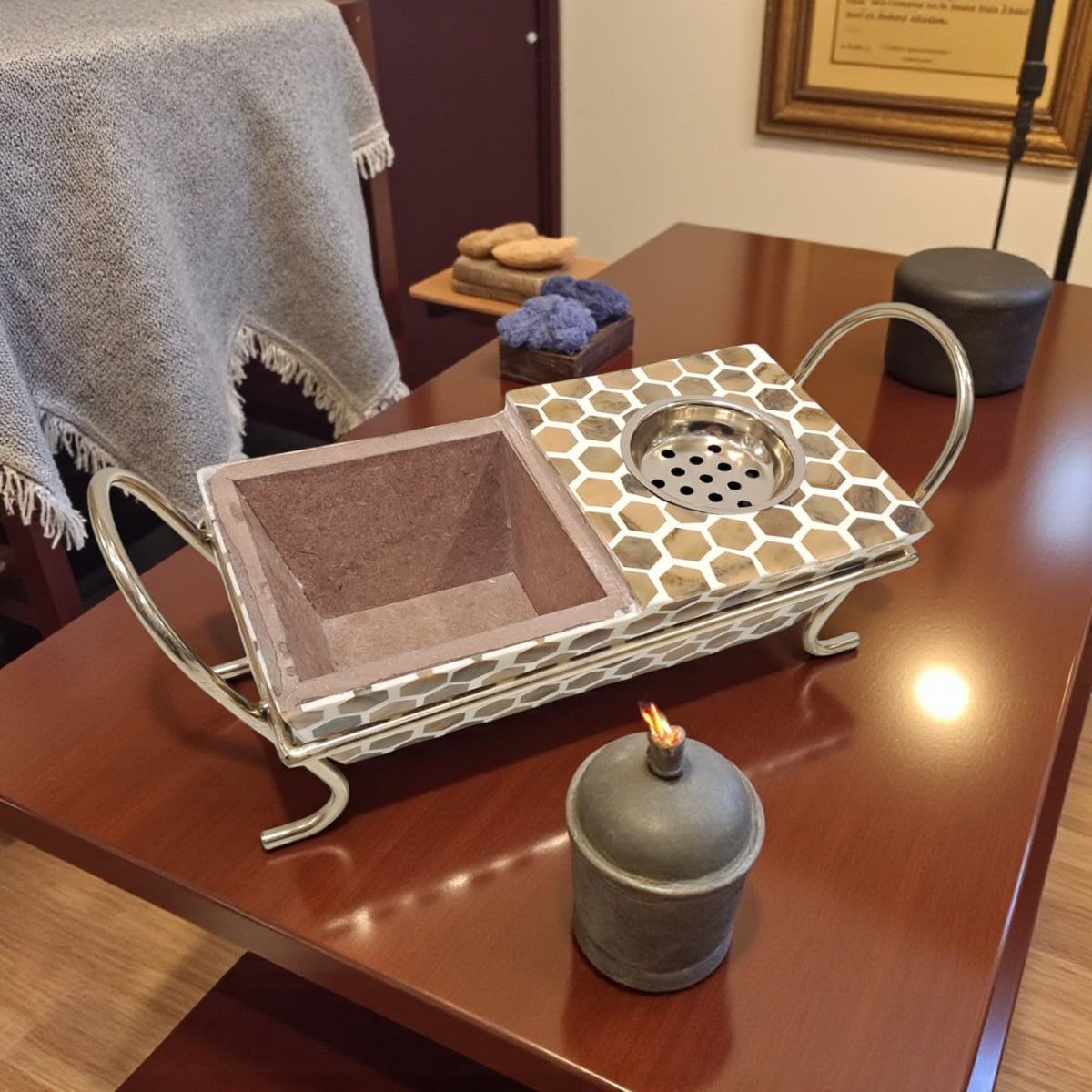 Luxury Hexagonal Mosaic Metal Incense Burner with Lid & Handles – Elegant Decorative Mabkhara for Oud, Bukhoor & Charcoal – Handcrafted Gold & Beige Mosaic Design for Home, Office, Majlis & Ramadan Décor - Damoo