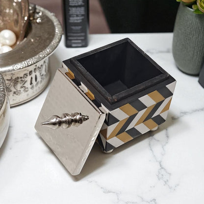 Luxury Geometric Bukhoor & Mabkhara Set with Metal Lid and Tray – Modern Black, White & Gold Resin Incense Burner for Home, Majlis & Gifting - Damoo