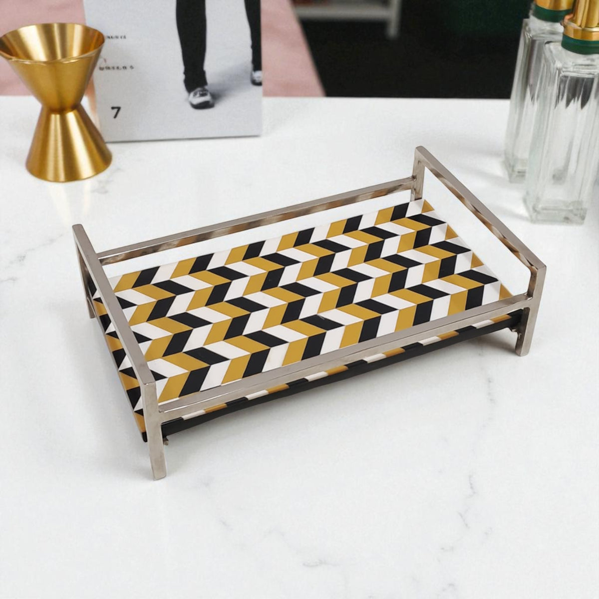 Luxury Geometric Bukhoor & Mabkhara Set with Metal Lid and Tray – Modern Black, White & Gold Resin Incense Burner for Home, Majlis & Gifting - Damoo
