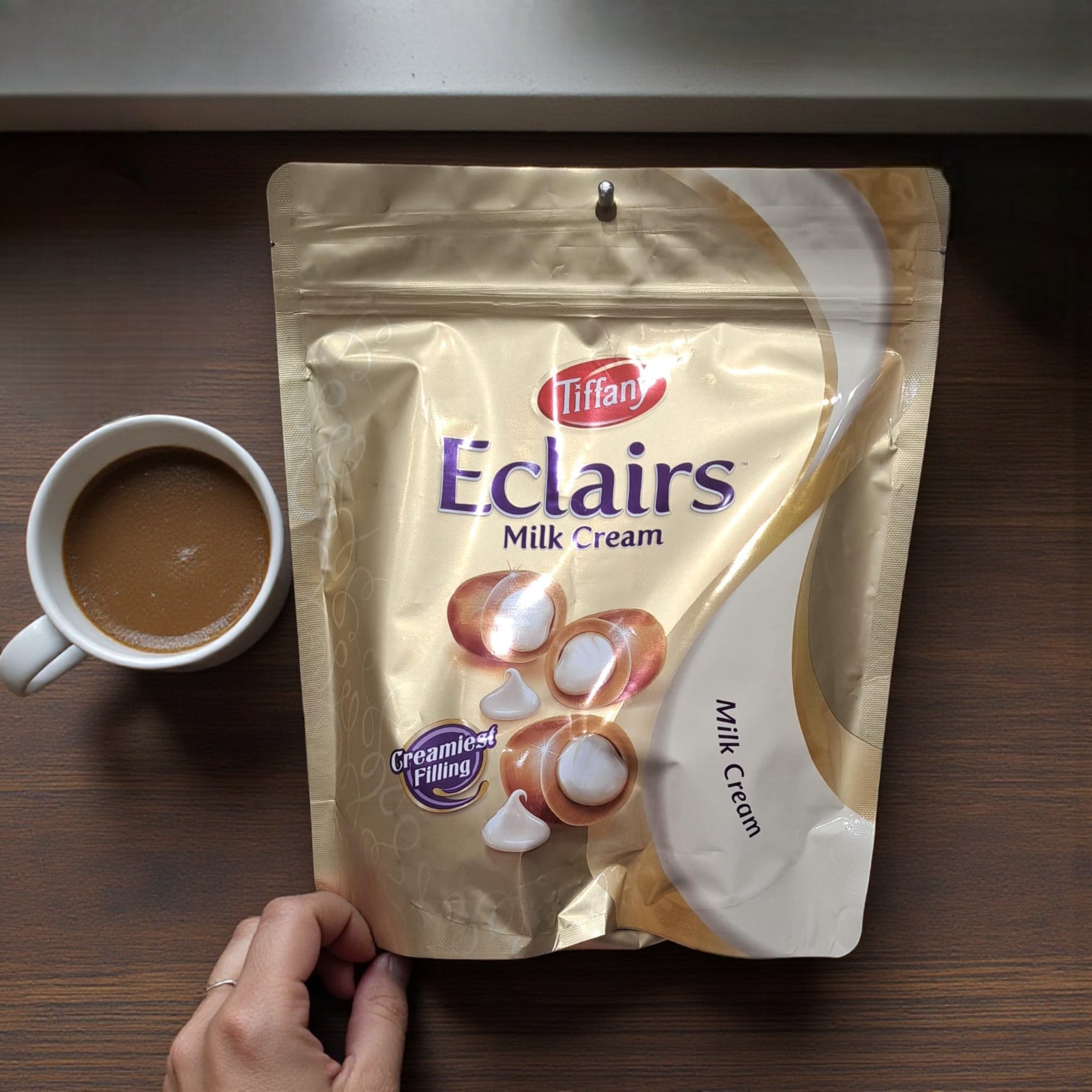 Tiffany Eclairs Milk Cream Candy 500g | Chewy Caramel Sweets with Rich Creamy Filling | Perfect for Sharing, Parties & Gifting - Damoo