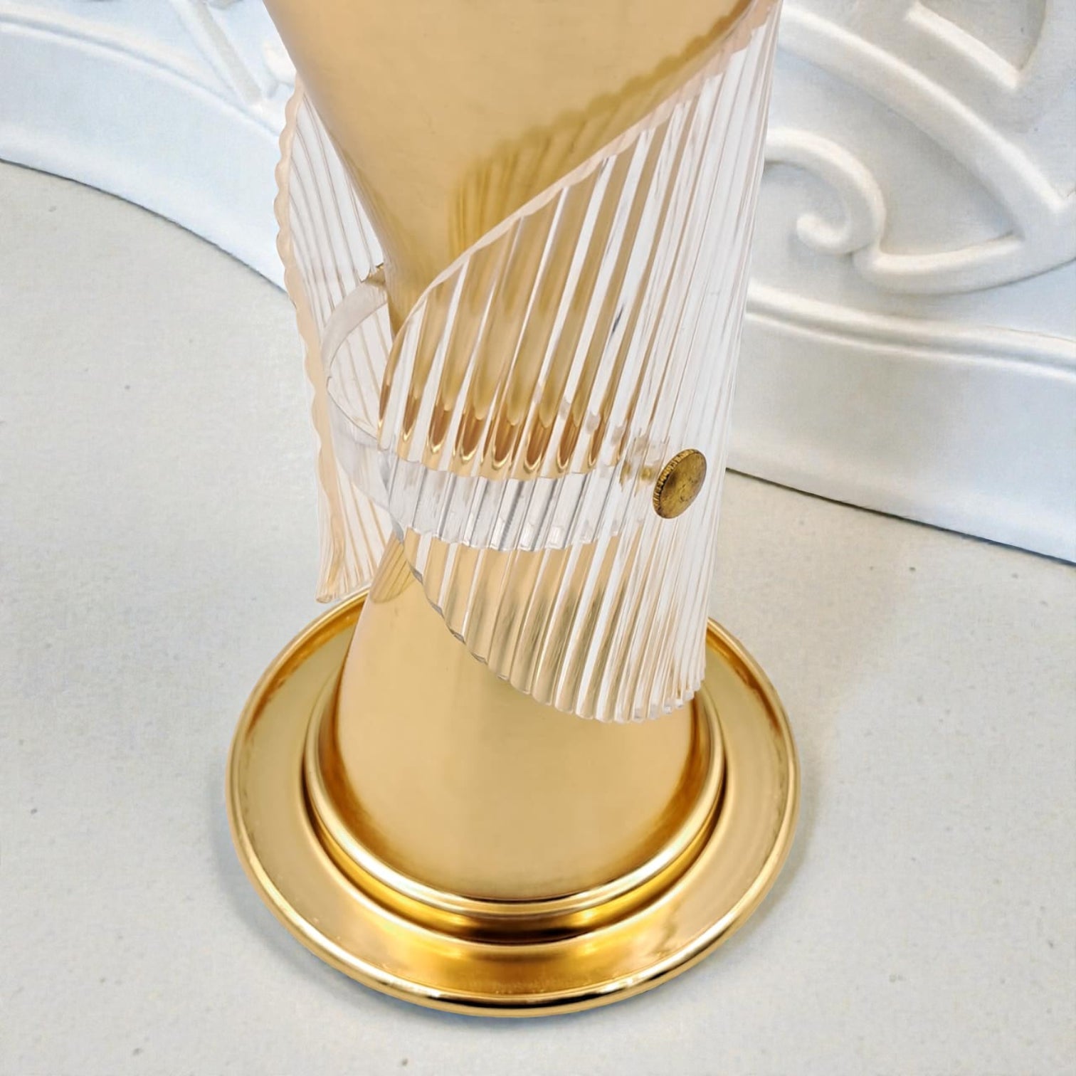 Luxury Metal & Clear Ribbed Glass Bakhoor Incense Burner with Ventilated Cap – Elegant Arabic Oud & Incense Holder for Majlis, Ramadan & Home Décor (20H x 11.5L × 11.5W CM) - Damoo