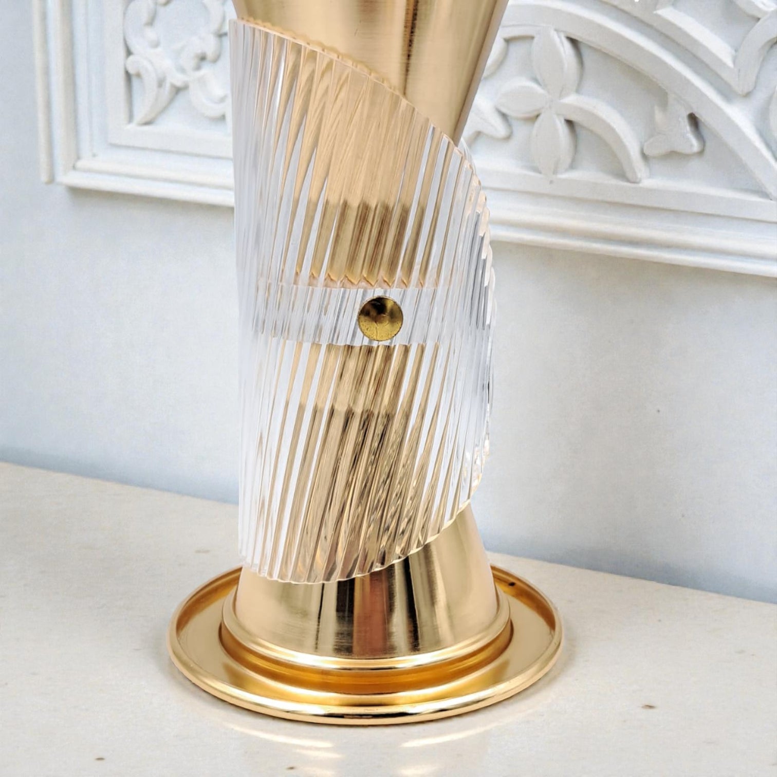 Luxury Metal & Clear Ribbed Glass Bakhoor Incense Burner with Ventilated Cap – Elegant Arabic Oud & Incense Holder for Majlis, Ramadan & Home Décor (20H x 11.5L × 11.5W CM) - Damoo