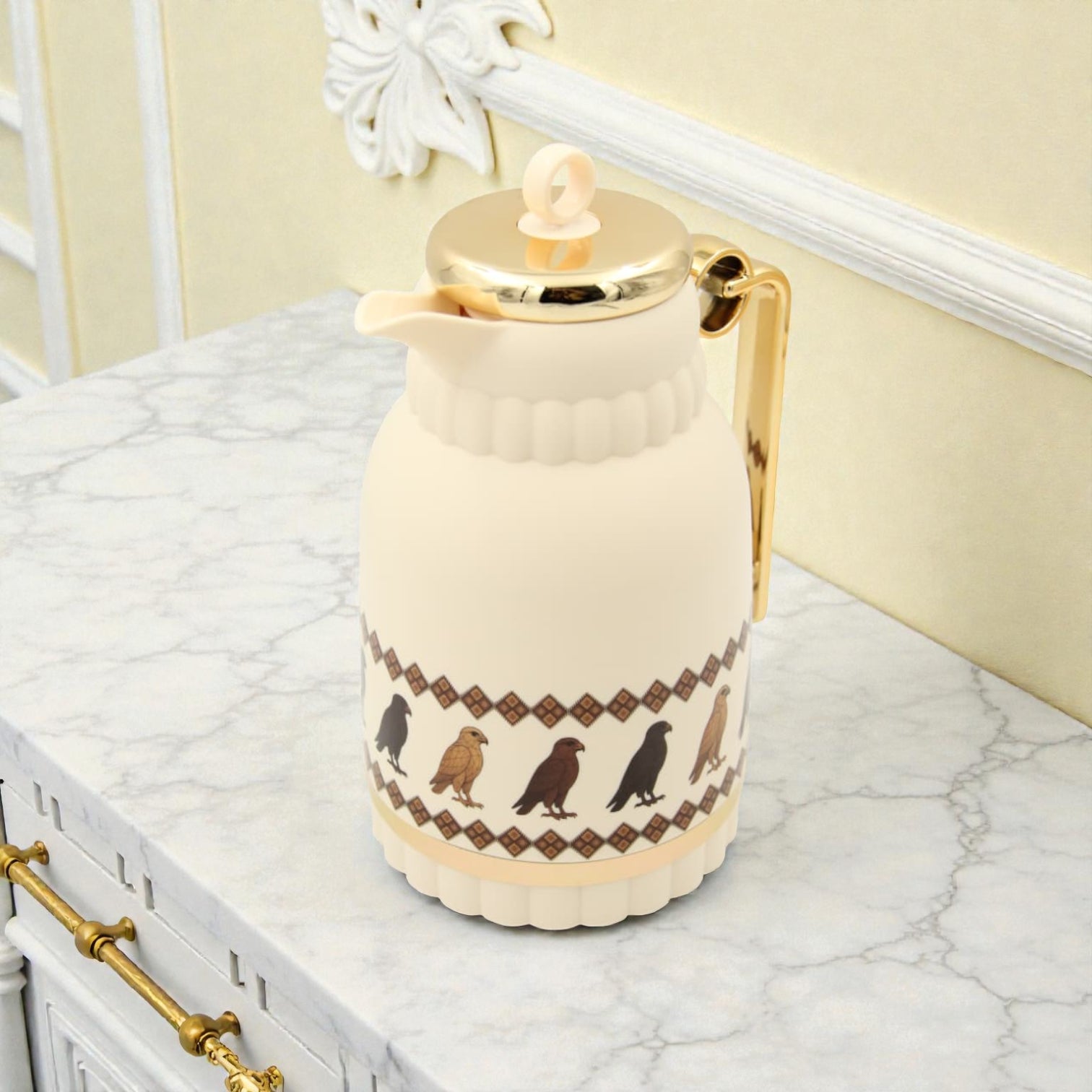 0.6L Vacuum Flask with Traditional Falcon Design & Gold Handle – Double Wall Insulated Hot & Cold Beverage Thermos (26H x 19L x 13.5W CM) - Damoo