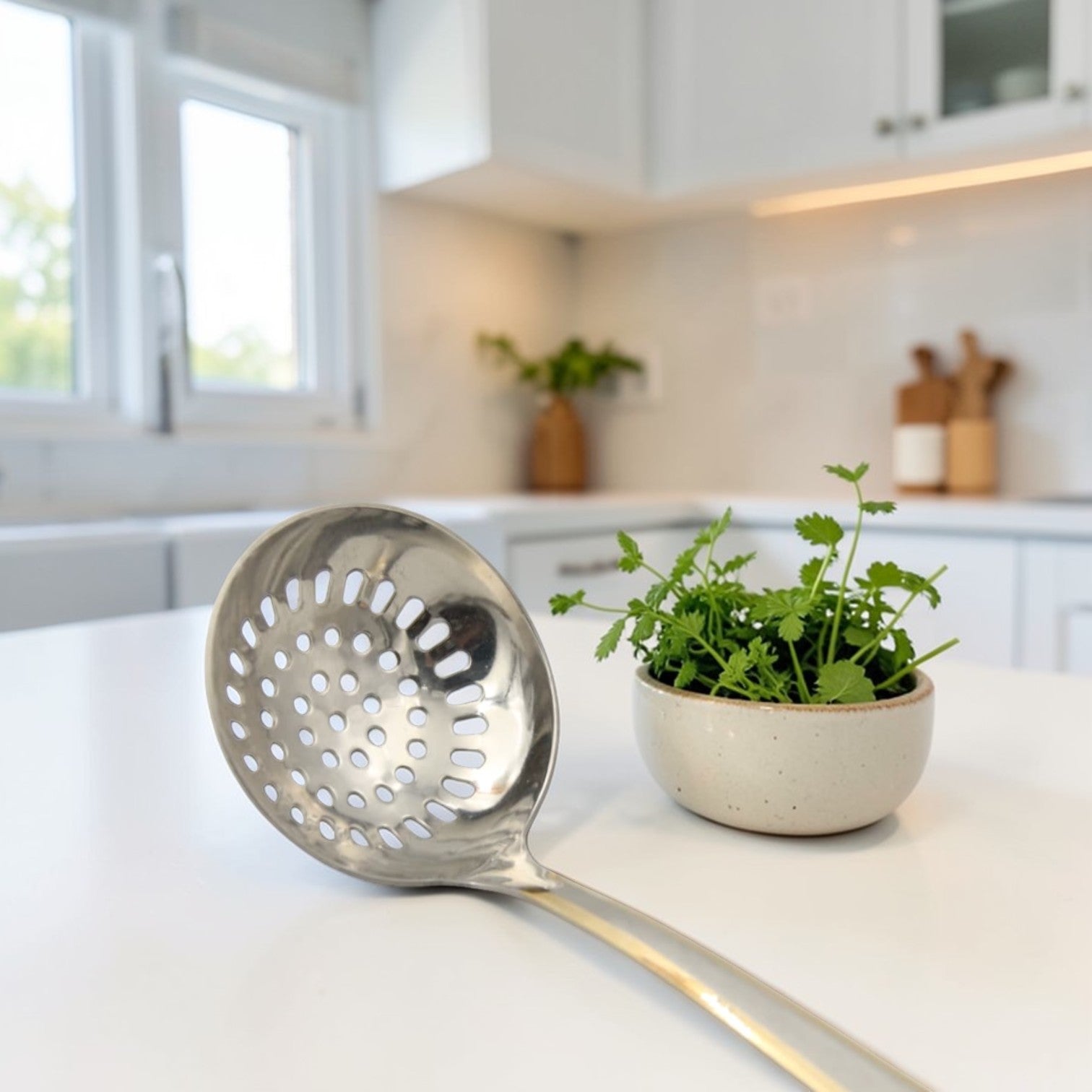 Yuniverse Steel Skimmer Spoon with Perforated Drainage Bowl & Decorative Pattern Handle – Deep Fry Strainer Ladle for Kitchen Cooking & Oil Draining - Damoo
