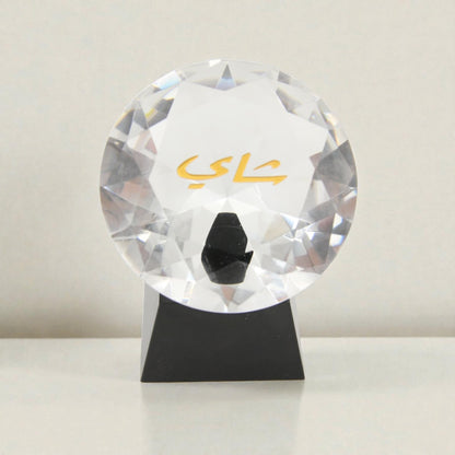 Luxury Crystal Tea Display Ornament with Gold Arabic Calligraphy "شاي" – Elegant Faceted Glass Decorative Piece on Black Stand for Home, Office, and Gift Decor** - Damoo