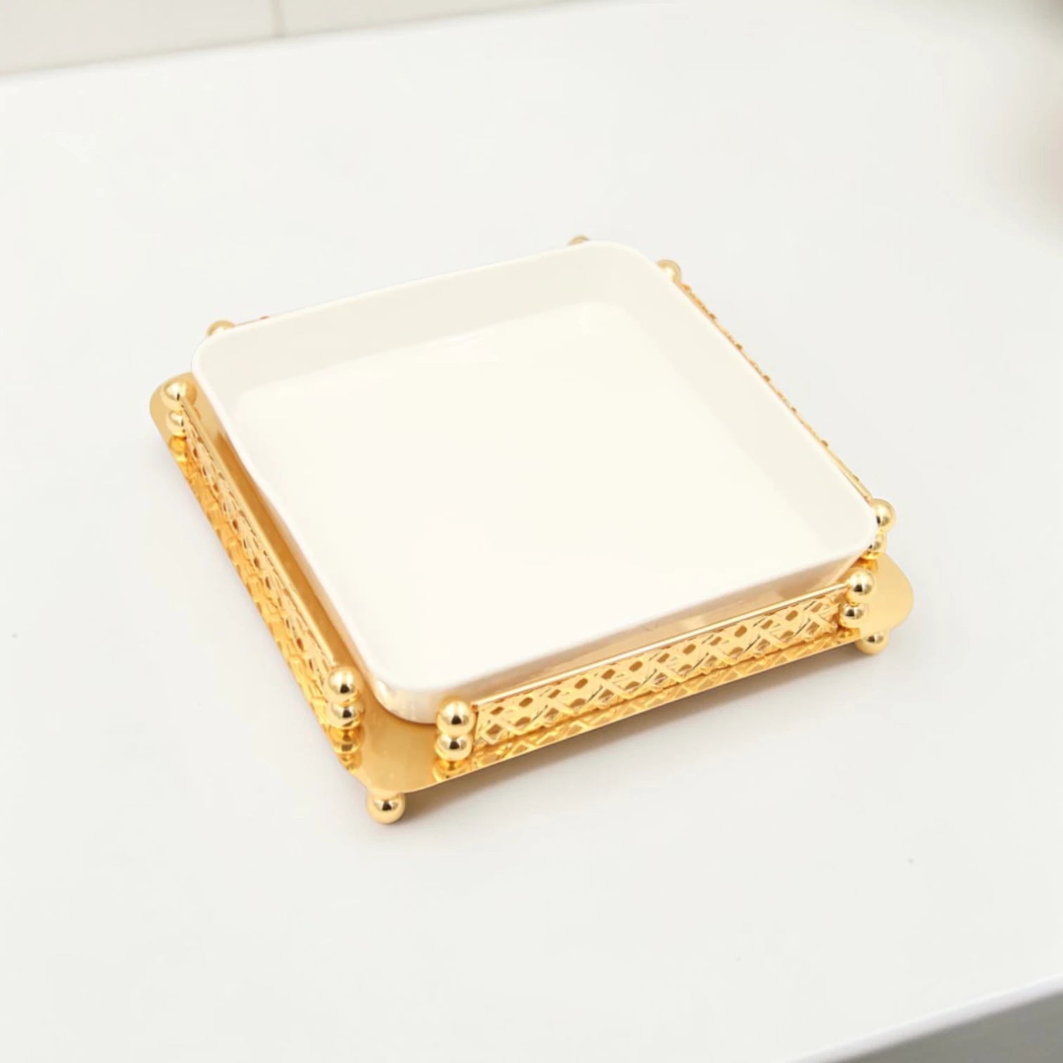 Al Habbai Square Covered Serving Dish with Lid and Decorative Stand – Dessert, Dates & Candy Serving Bowl for Majlis and Elegant Hospitality - Damoo