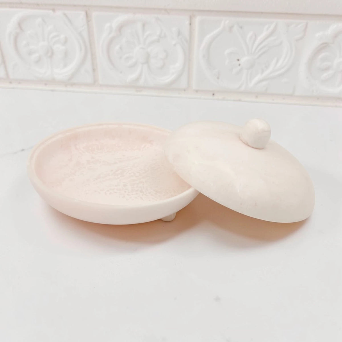 Round Decorative Serving Tray with Raised Base Stand – Elegant Tabletop Display Dish for Snacks & Décor (16H x 25.5L × 25.5W CM) - Damoo