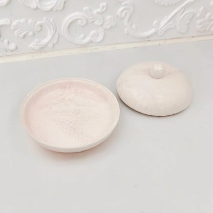 Round Decorative Serving Tray with Raised Base Stand – Elegant Tabletop Display Dish for Snacks & Décor (16H x 25.5L × 25.5W CM) - Damoo