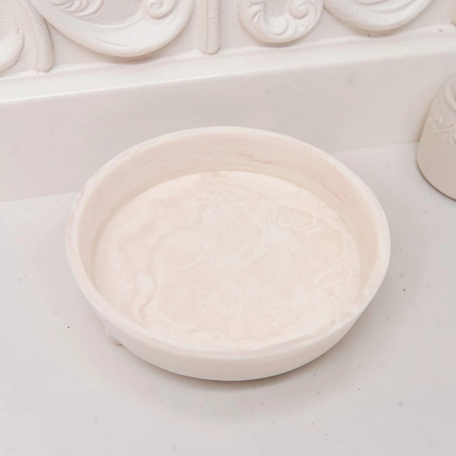 Round Decorative Serving Tray with Raised Base Stand – Elegant Tabletop Display Dish for Snacks & Décor - Damoo