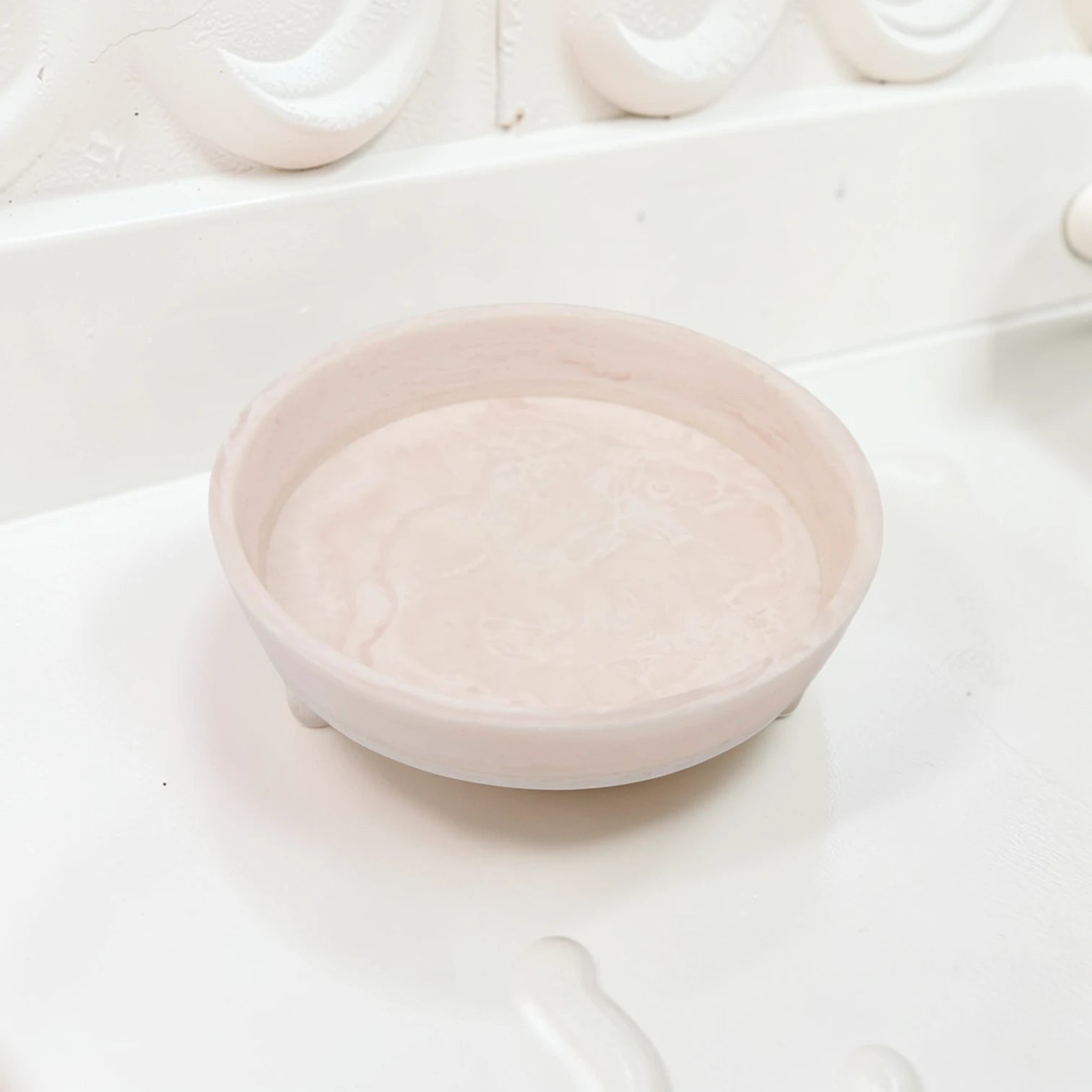 Round Decorative Serving Tray with Raised Base Stand – Elegant Tabletop Display Dish for Snacks & Décor - Damoo