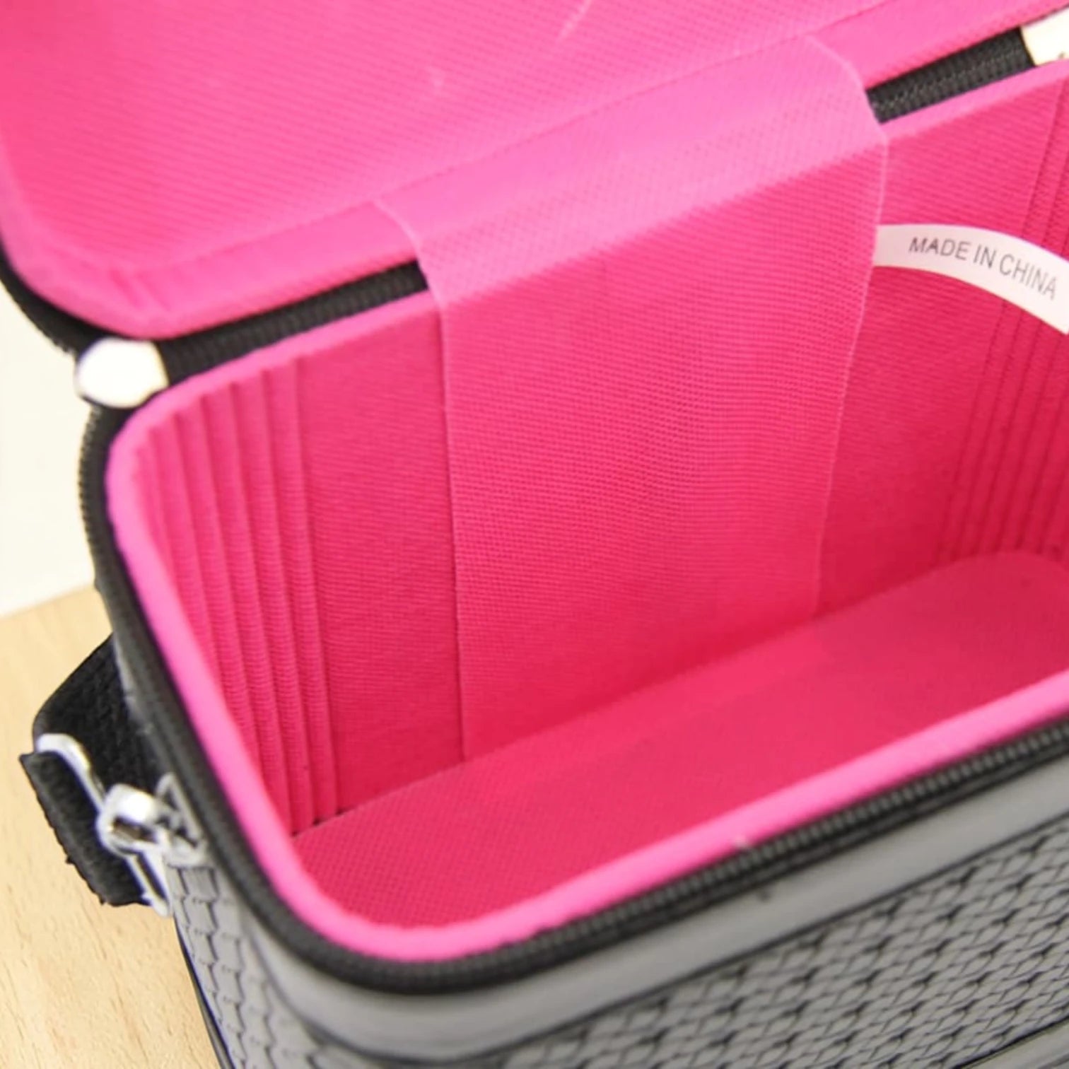 Luxury Portable Makeup Storage Box with Handle and Shoulder Strap – Large Cosmetic Organizer Case with Zipper Travel Beauty Bag (22x19x10.5cm) - Damoo