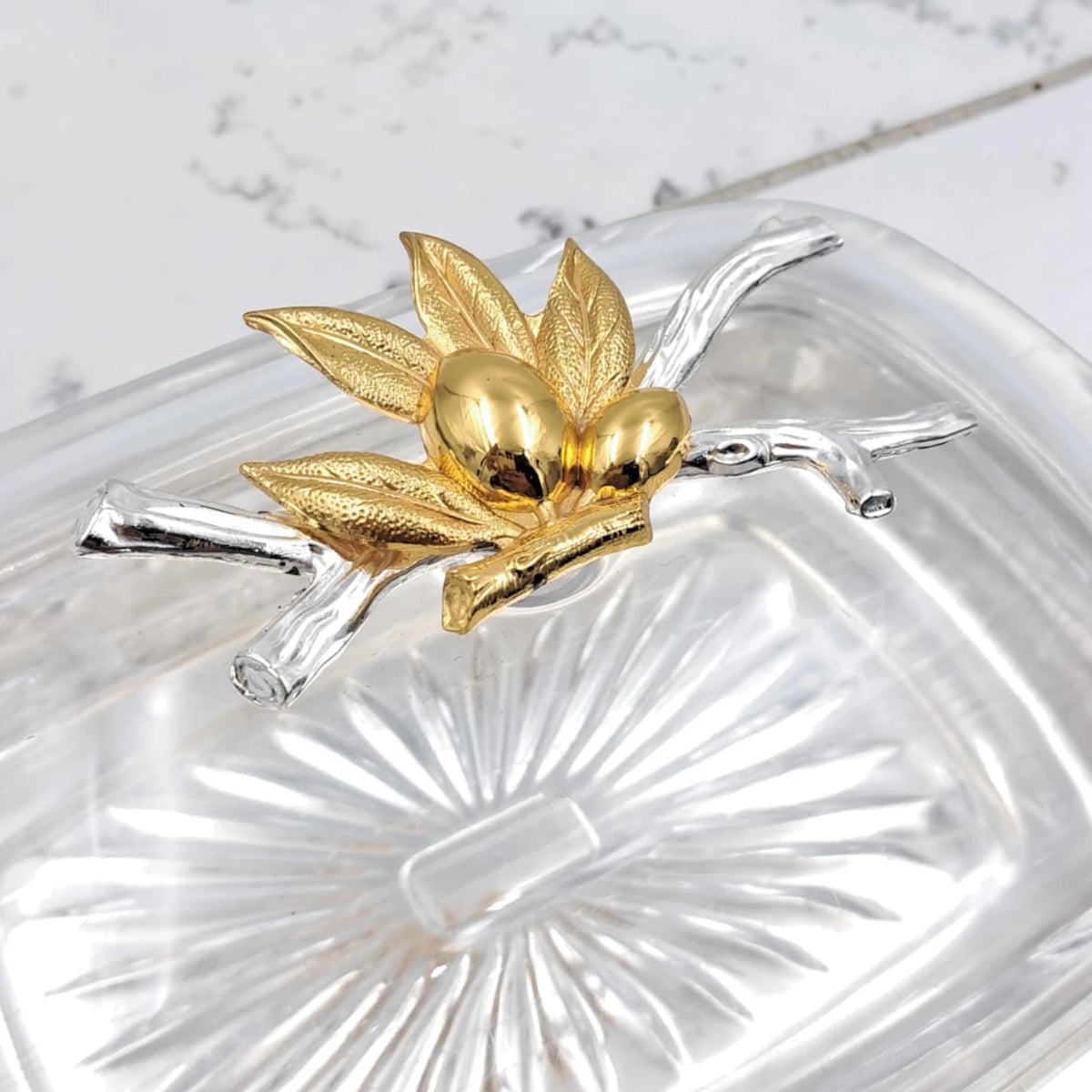 Elegant Butter Dish with Clear Lid & Gold Floral Handle – Premium Serving Tray for Butter, Cheese & Desserts (19 x 13 x 9 cm) - Damoo