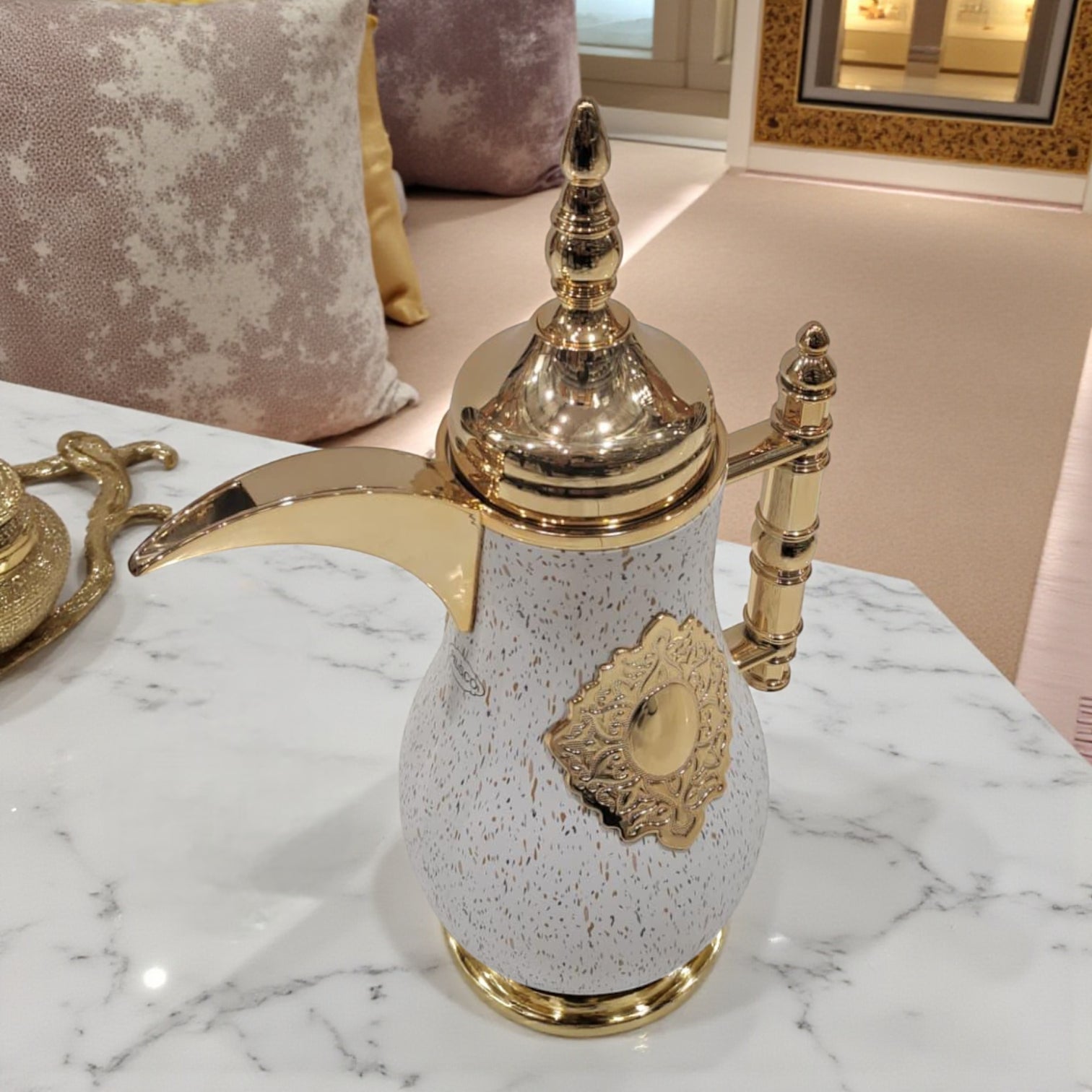 Pilsco Vacuum Flask Set – 0.7L & 1.0L Double Wall Insulated Coffee & Tea Thermos with Elegant Handle Design | Arabic Style Hot & Cold Server Set - Damoo