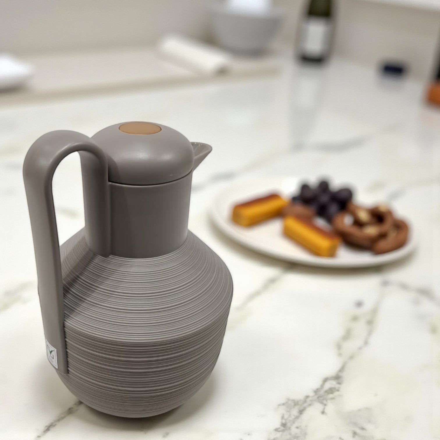 Ripple 1.0L Vacuum Flask – Double-Wall Insulated Thermos Jug with Glass Liner, Hot & Cold Beverage Server, Ribbed Modern Design & Easy-Pour Spout for Home or Office - Damoo