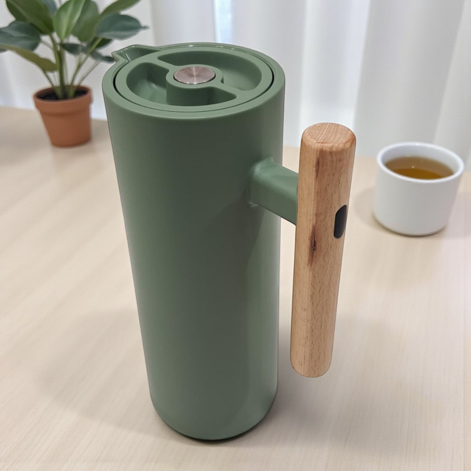 VOGATI 1.0L Premium Vacuum Thermos Flask – Modern Matte Design with Wooden Handle | Double Wall Insulated Carafe for Hot & Cold Drinks - Damoo