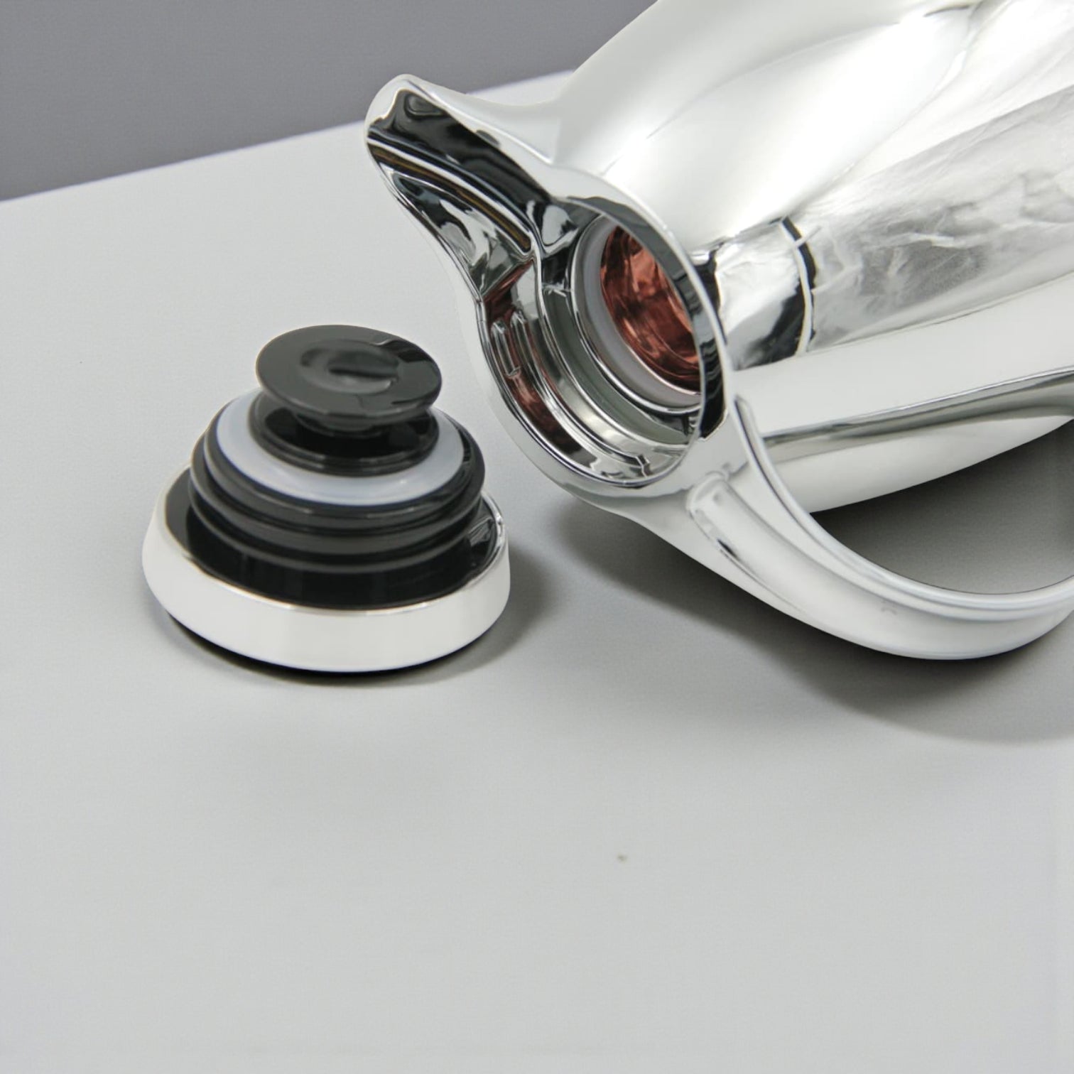 Regal Vacuum Jug 0.5 Liter | Stainless Steel Double Wall Thermal Flask | Premium Hot & Cold Beverage Server – Elegant Chrome Finish