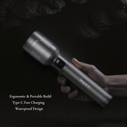 مصباح يدوي LED قابل لإعادة الشحن من إمبكس لومين إكس 6 جديد | ٢٥٠٠ لومن | بطارية ١٢٠٠٠ مللي أمبير/ساعة | شحن سريع من النوع سي | مدى ٧٠٠ متر | ٤ أوضاع إضاءة | مقاوم للماء والصدمات | هيكل من الألومنيوم للطائرات