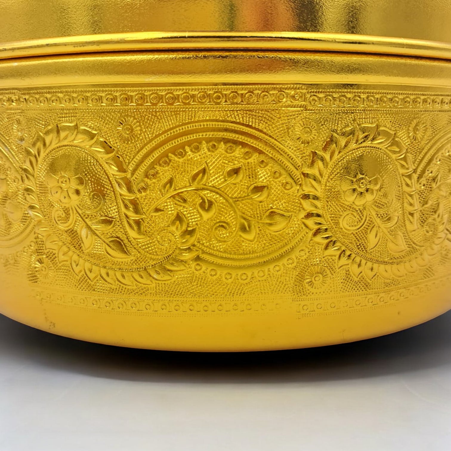 Arabic Embossed Metal Storage Container – Premium Round Box with Lid for Dry Fruits, Dates, Sweets, Spices, Jewelry & Gifting | Decorative Traditional Design | 21cm Large Size