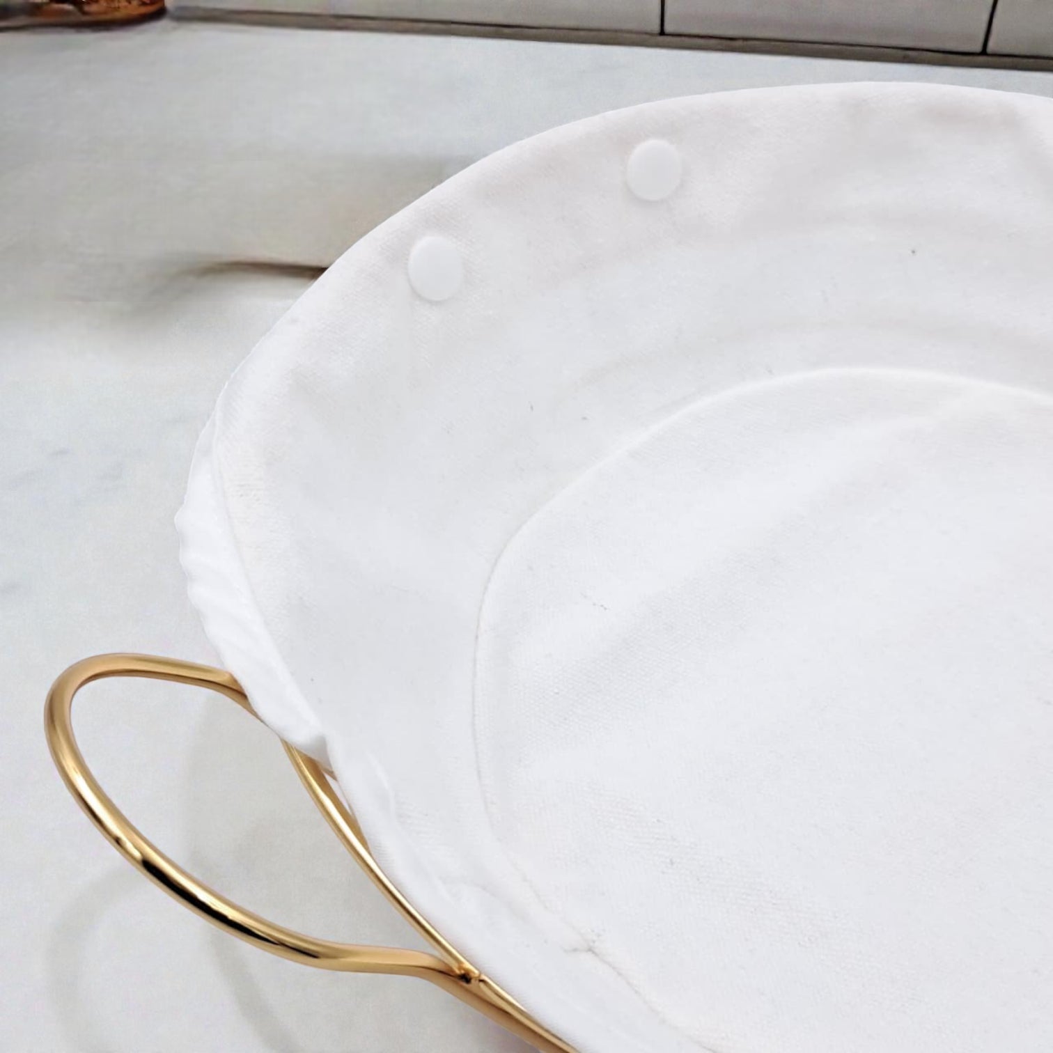 Elegant Gold Metal Bread & Fruit Basket with Removable Fabric Liner (10.5H × 31L × 24.5W CM) - Damoo