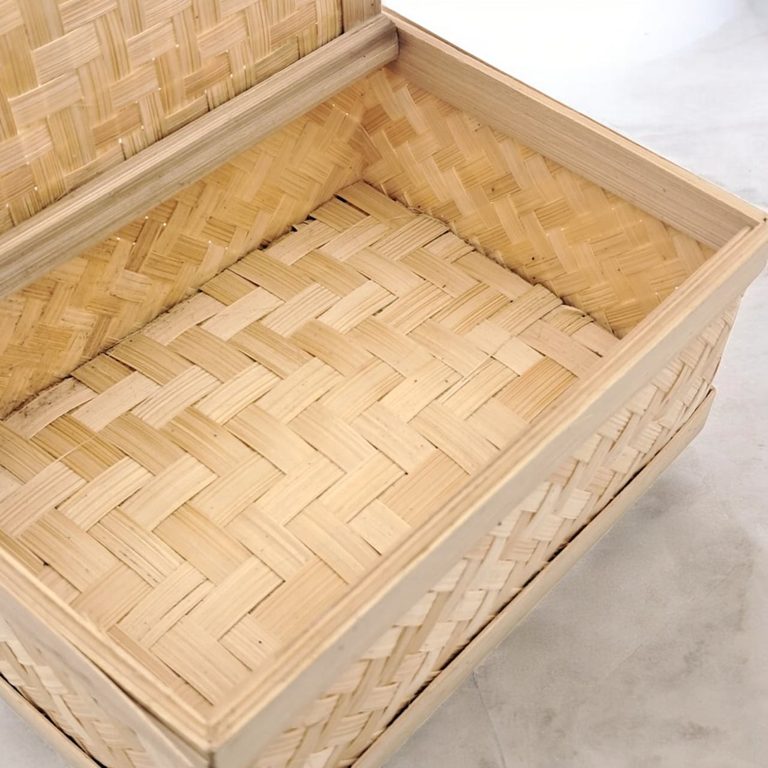 Handwoven Bamboo Storage Box with Lid – Natural Rectangular Organizer for Home & Gift Use (9H x 18L x 12.5W CM) - Damoo